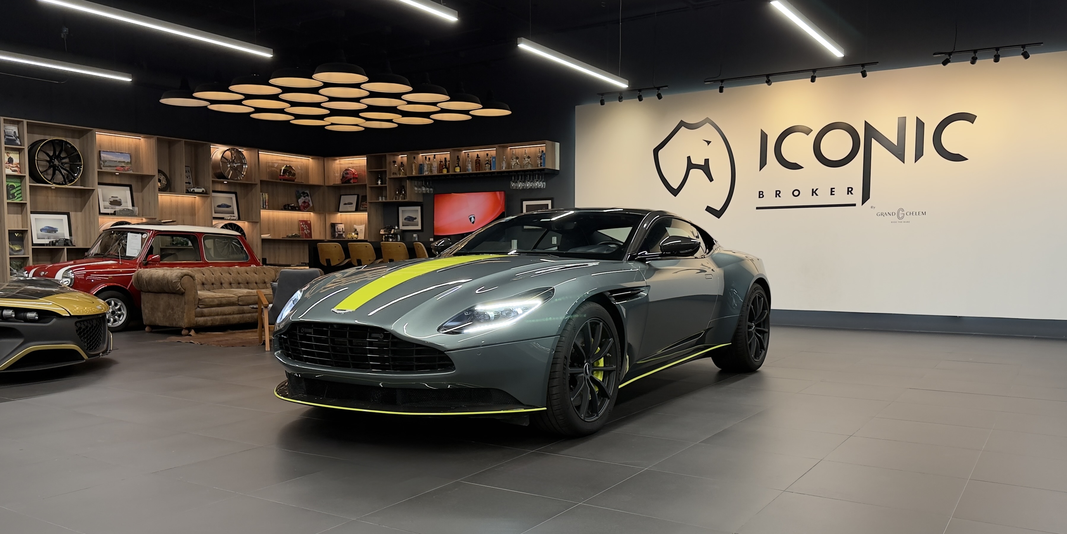 Aston Martin DB11 AMR