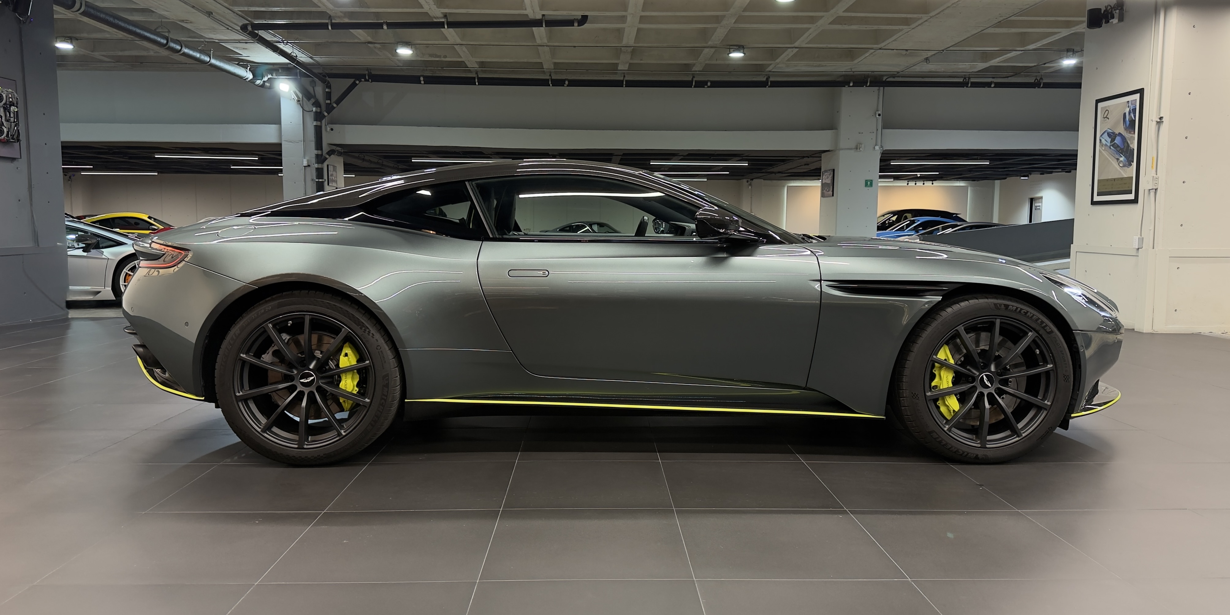 Aston Martin DB11 AMR