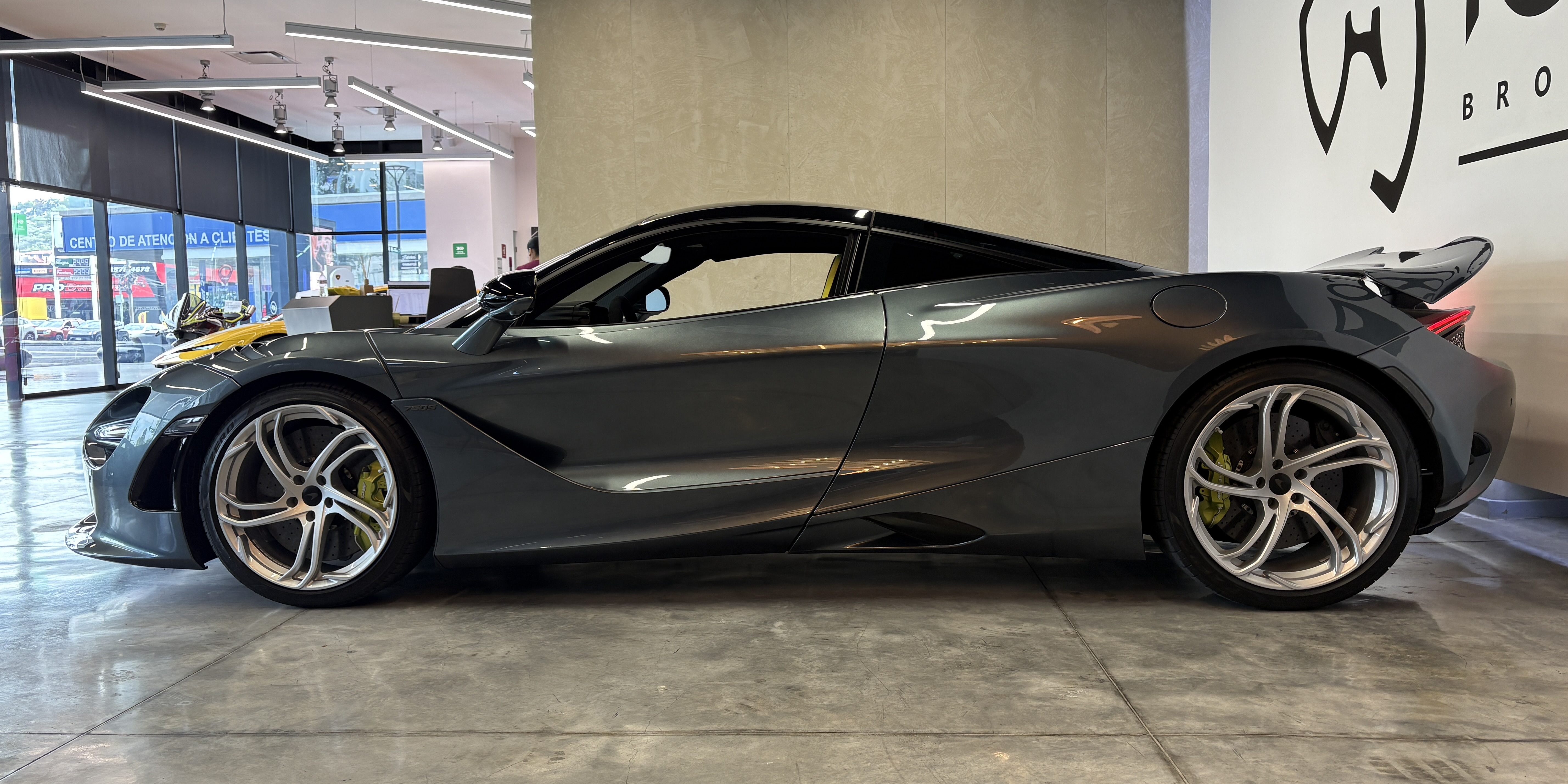 McLaren 750S