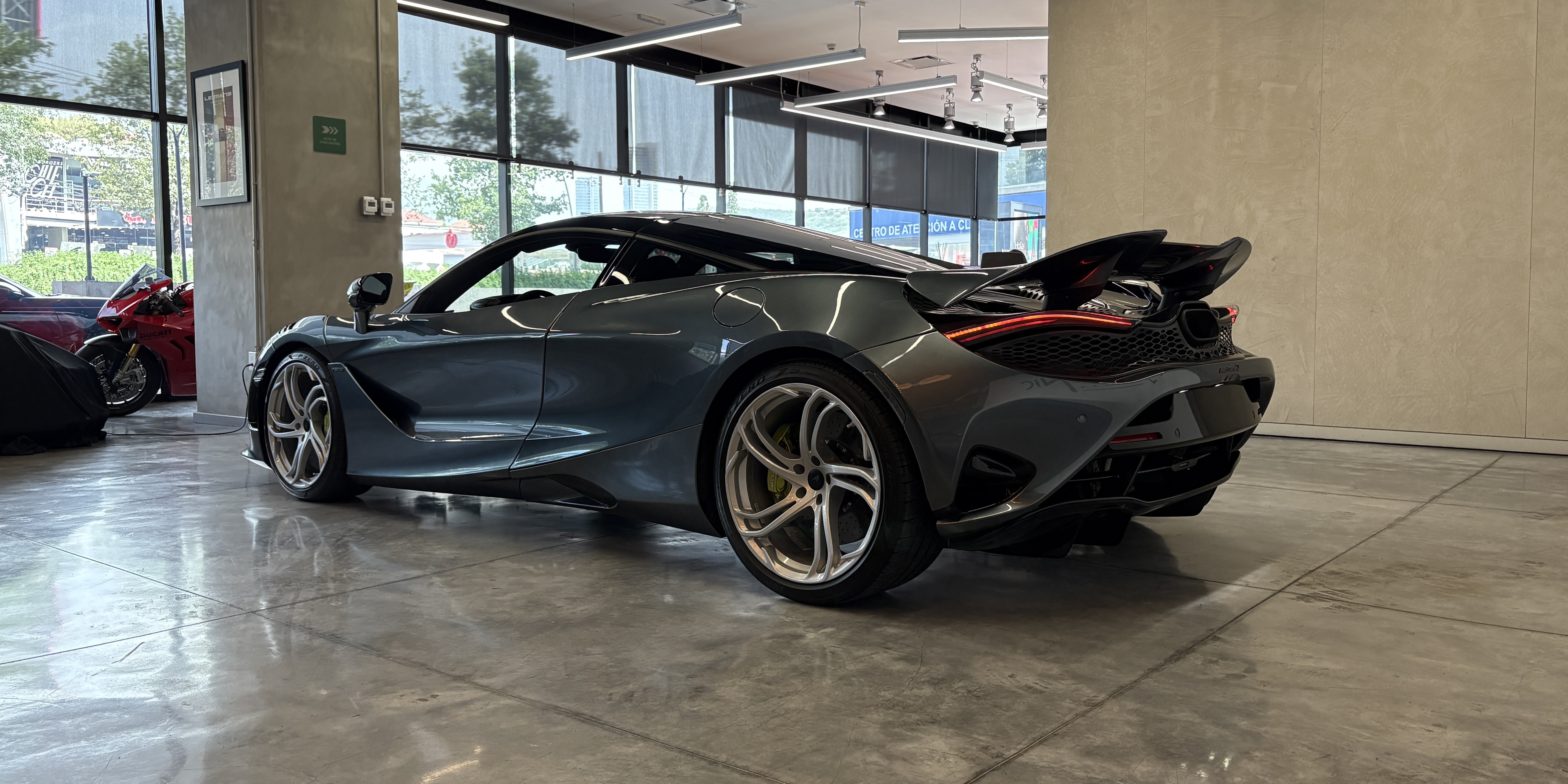 McLaren 750S