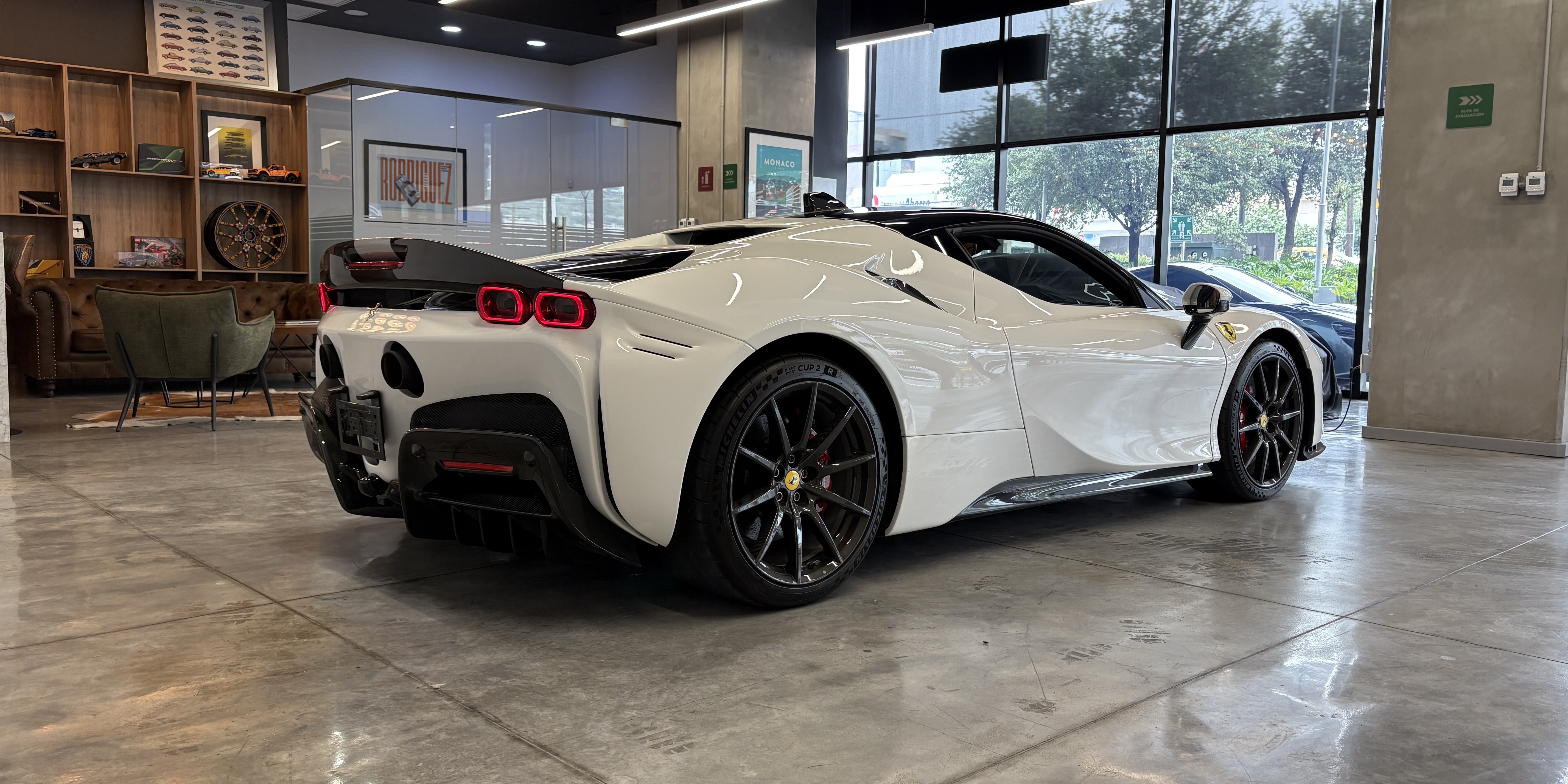 Ferrari SF90 Assetto Fiorano