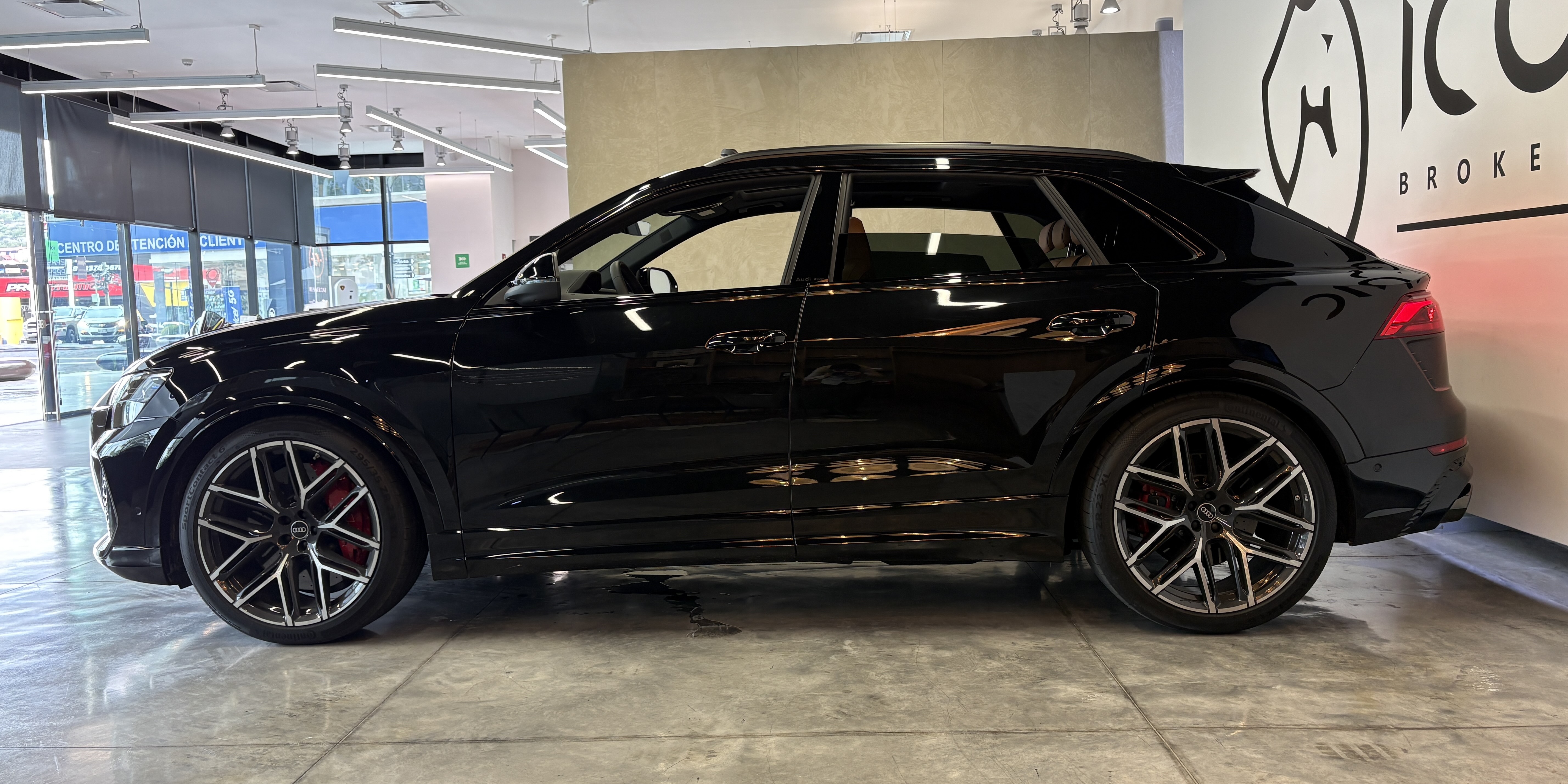 Audi RSQ8