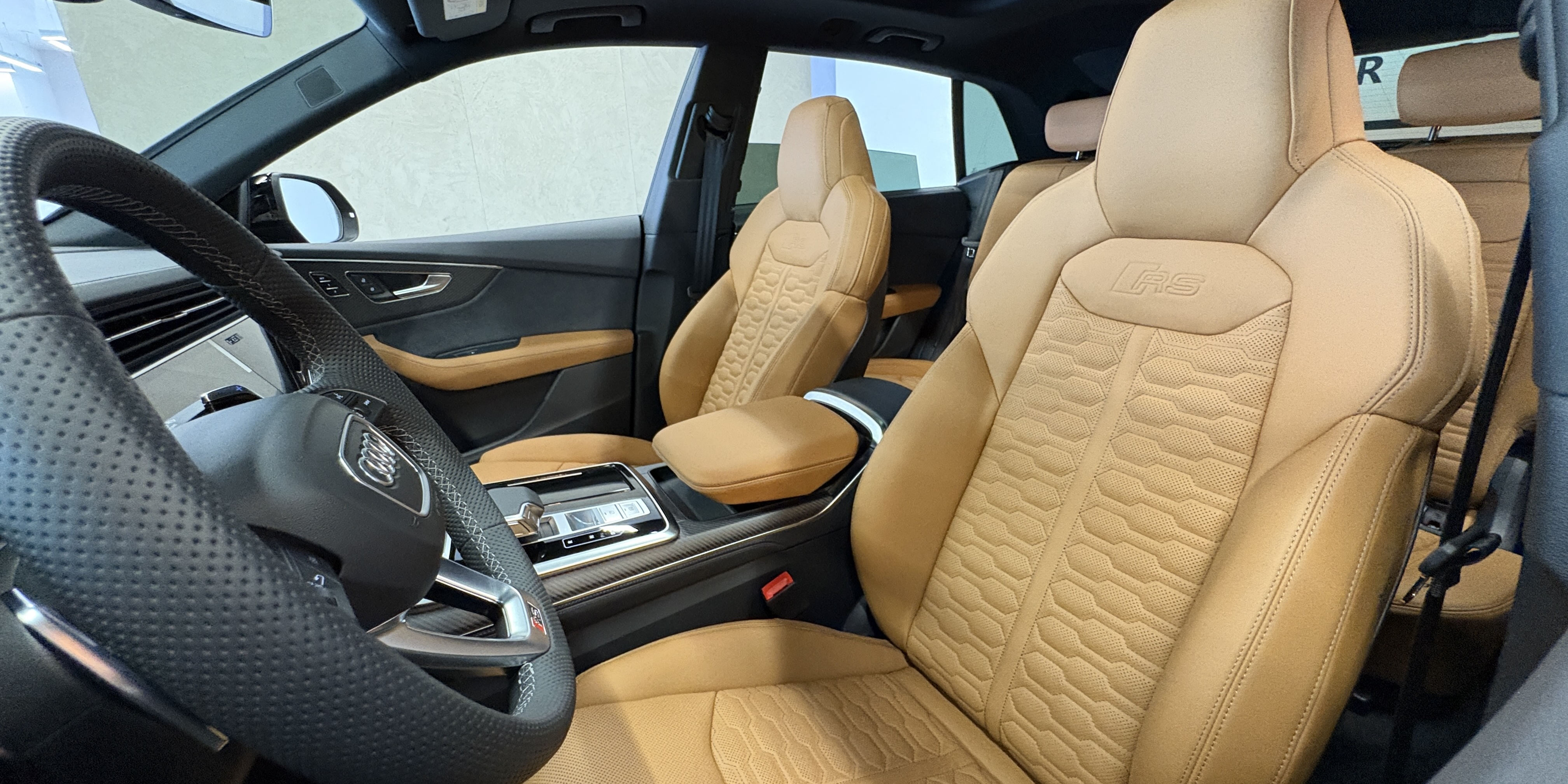 Audi RSQ8