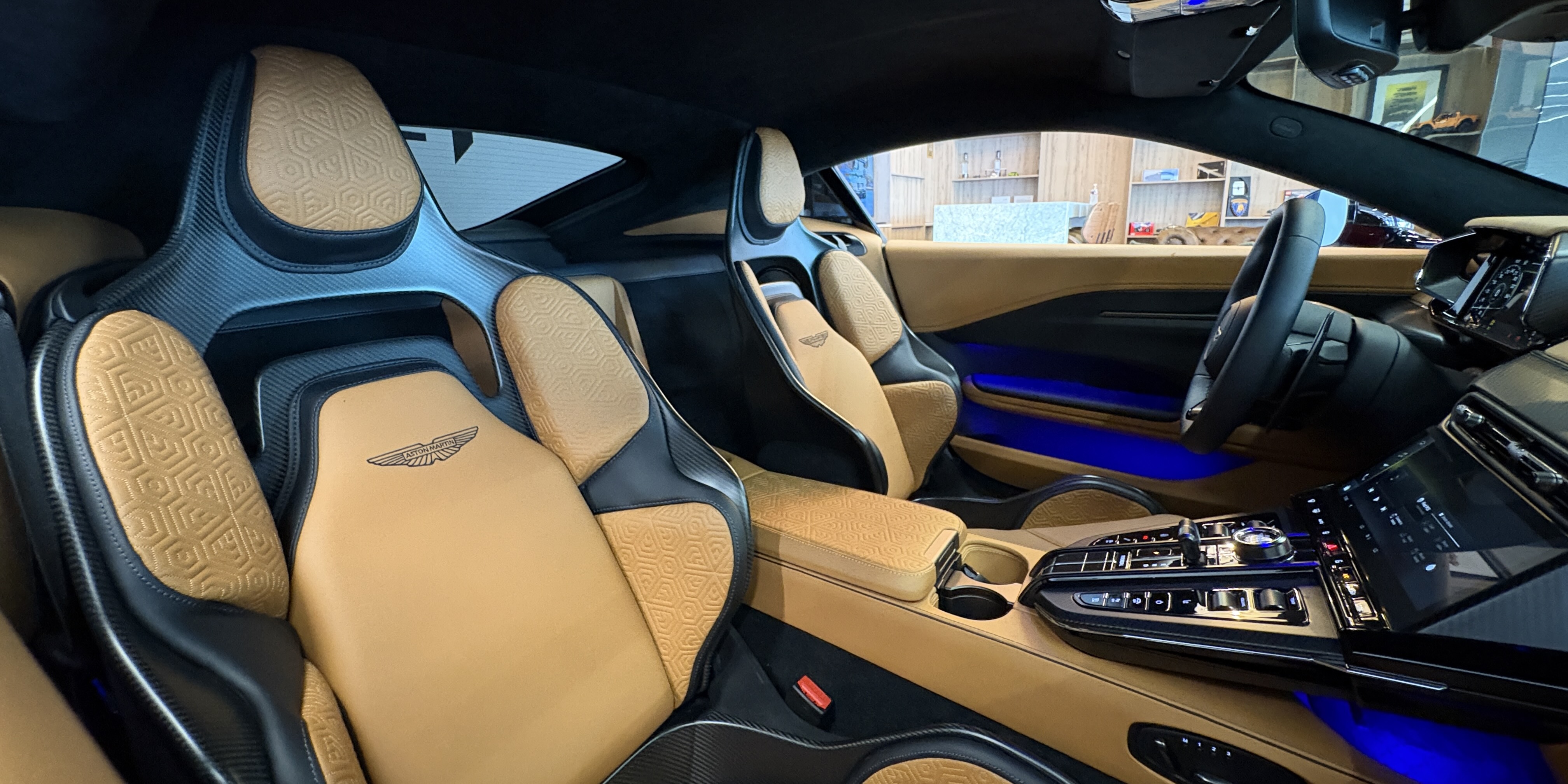 Aston Martin Vantage Mex UK