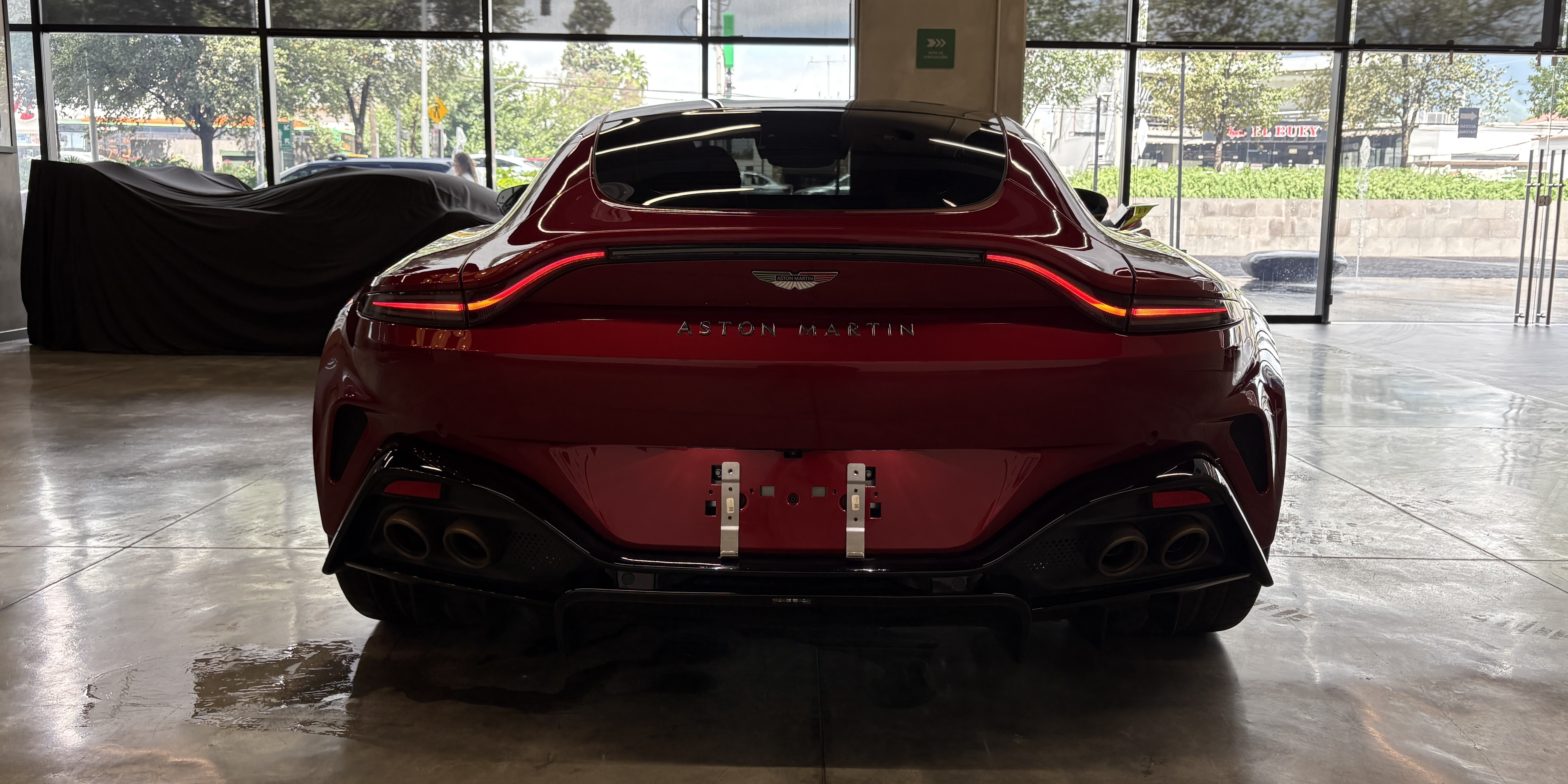 Aston Martin Vantage Mex UK