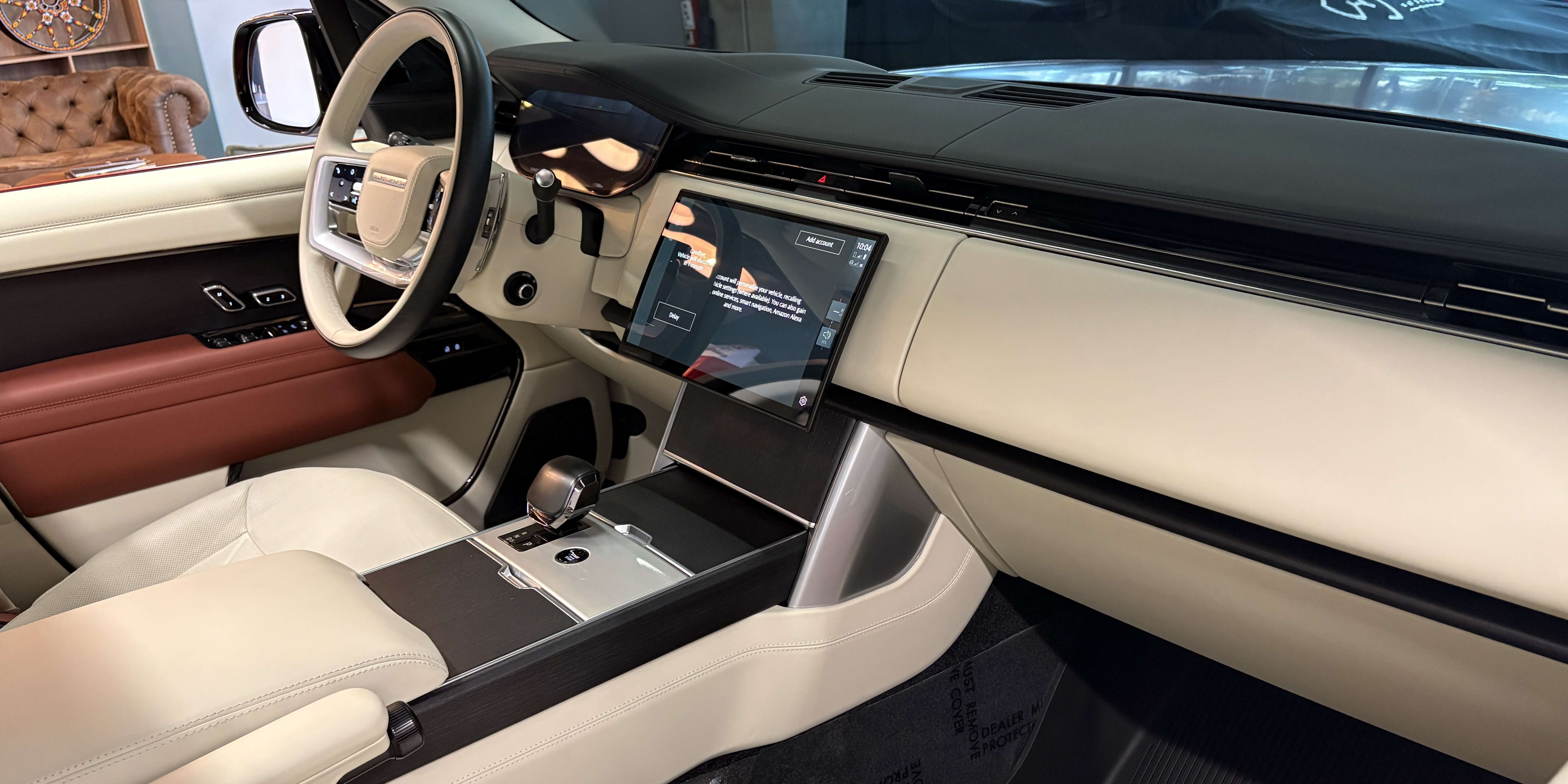 Land Rover Range Rover SV Santuario