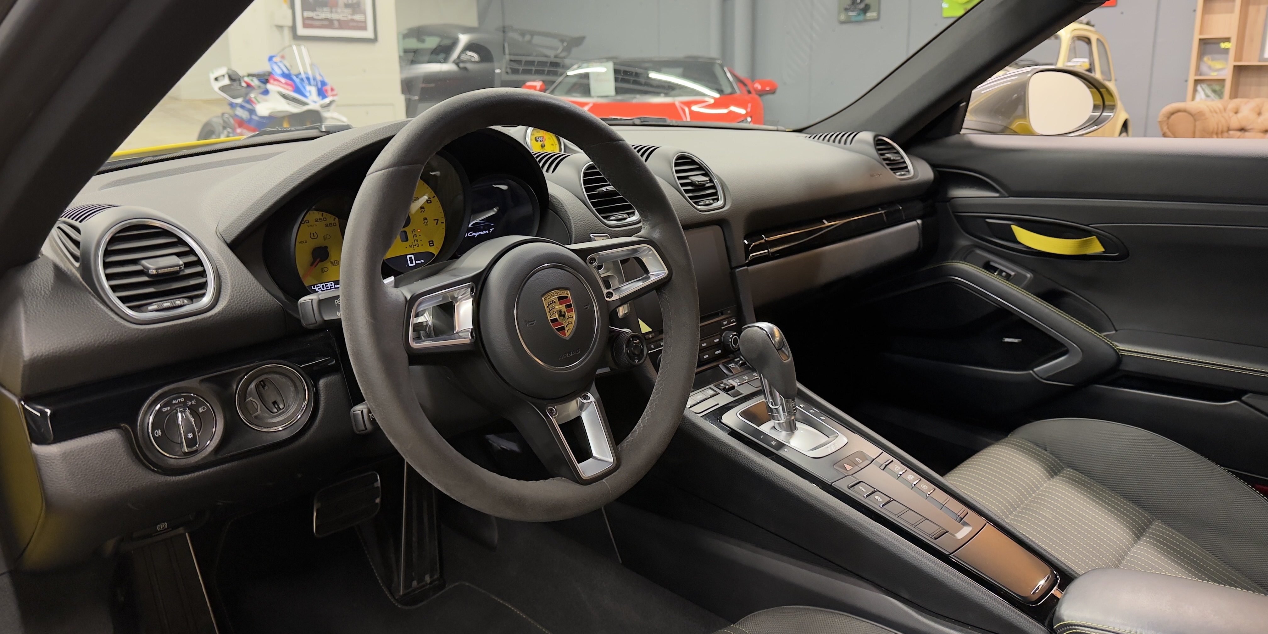 Porsche Cayman T