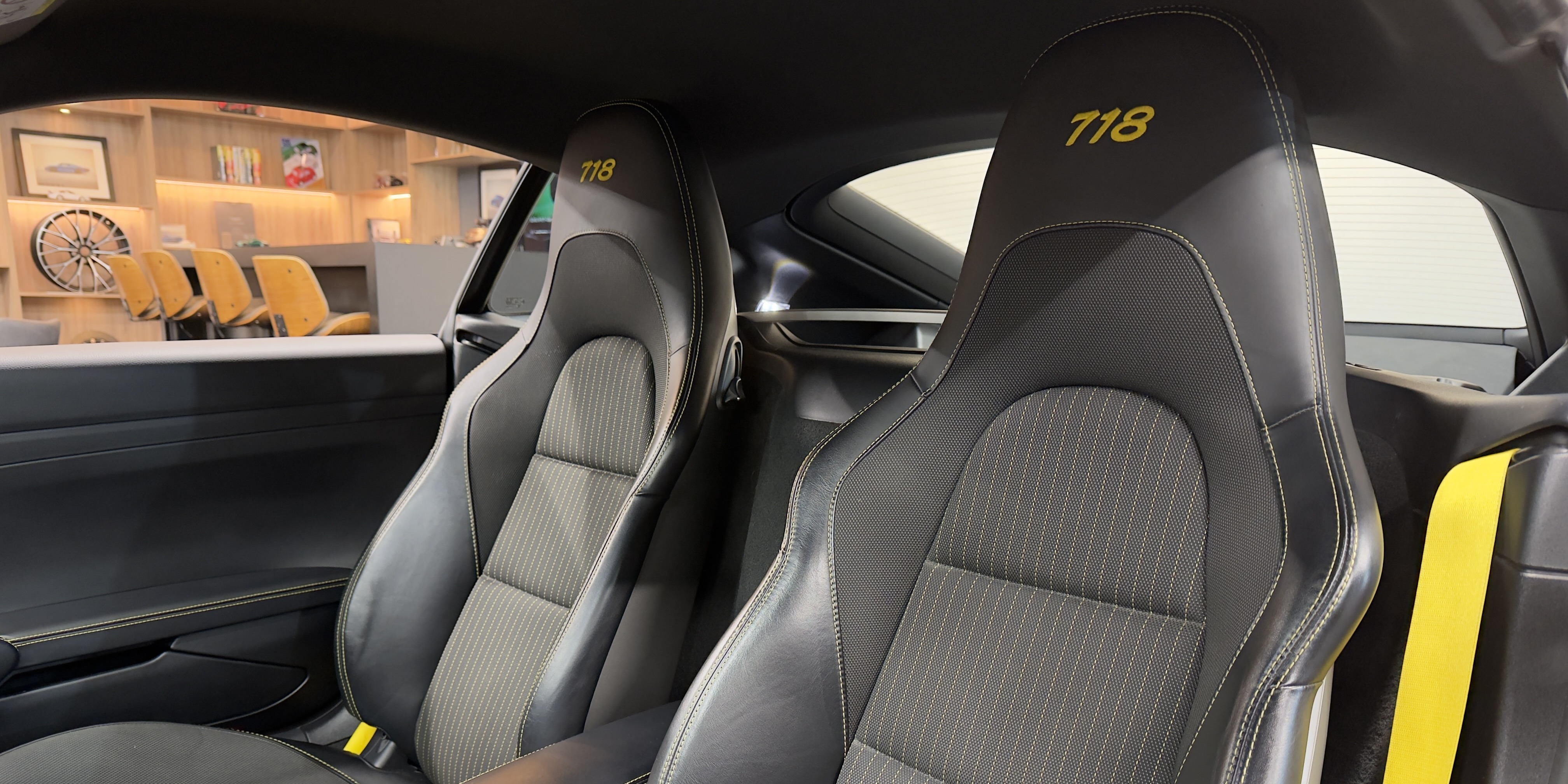 Porsche Cayman T