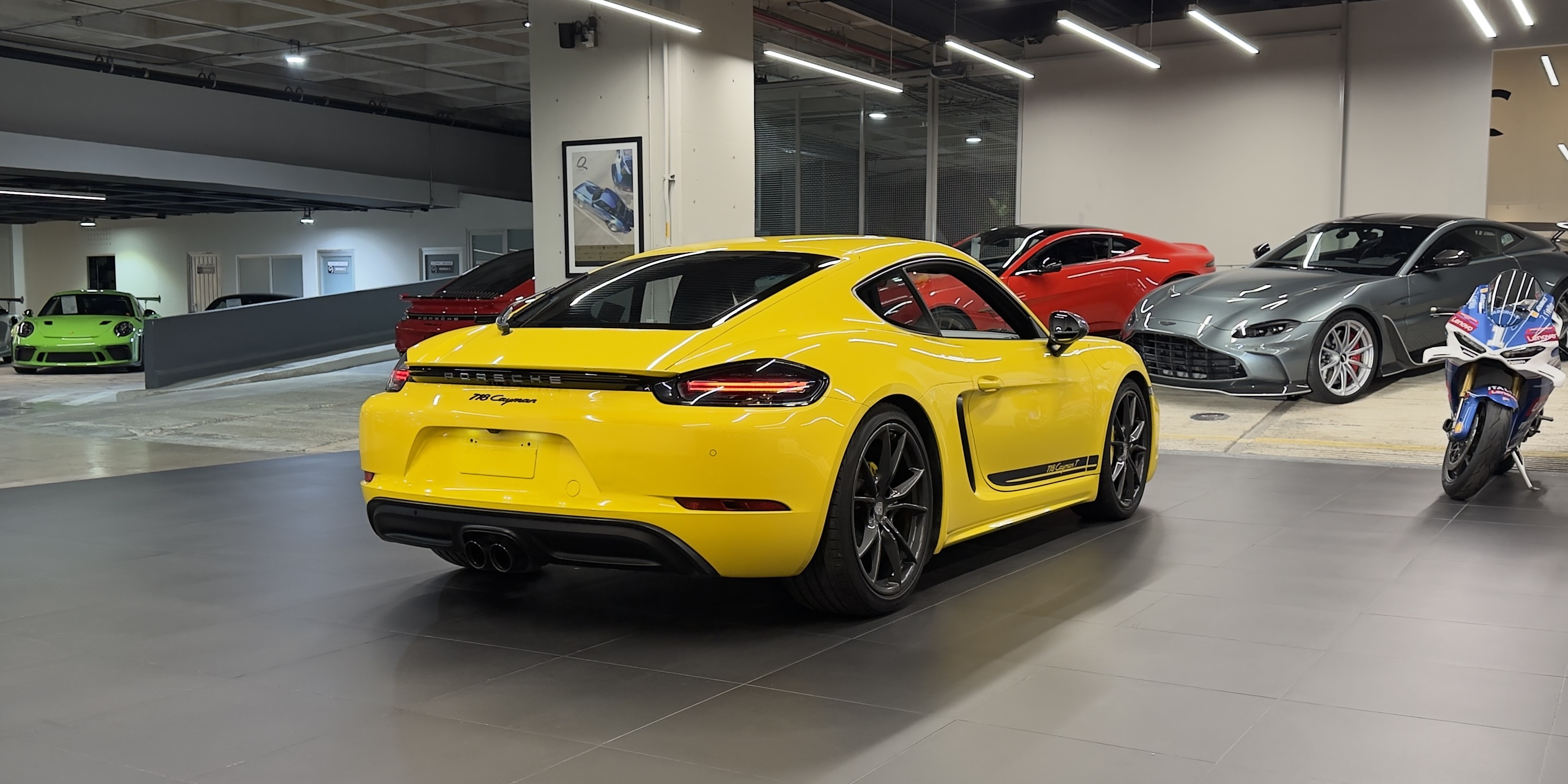 Porsche Cayman T