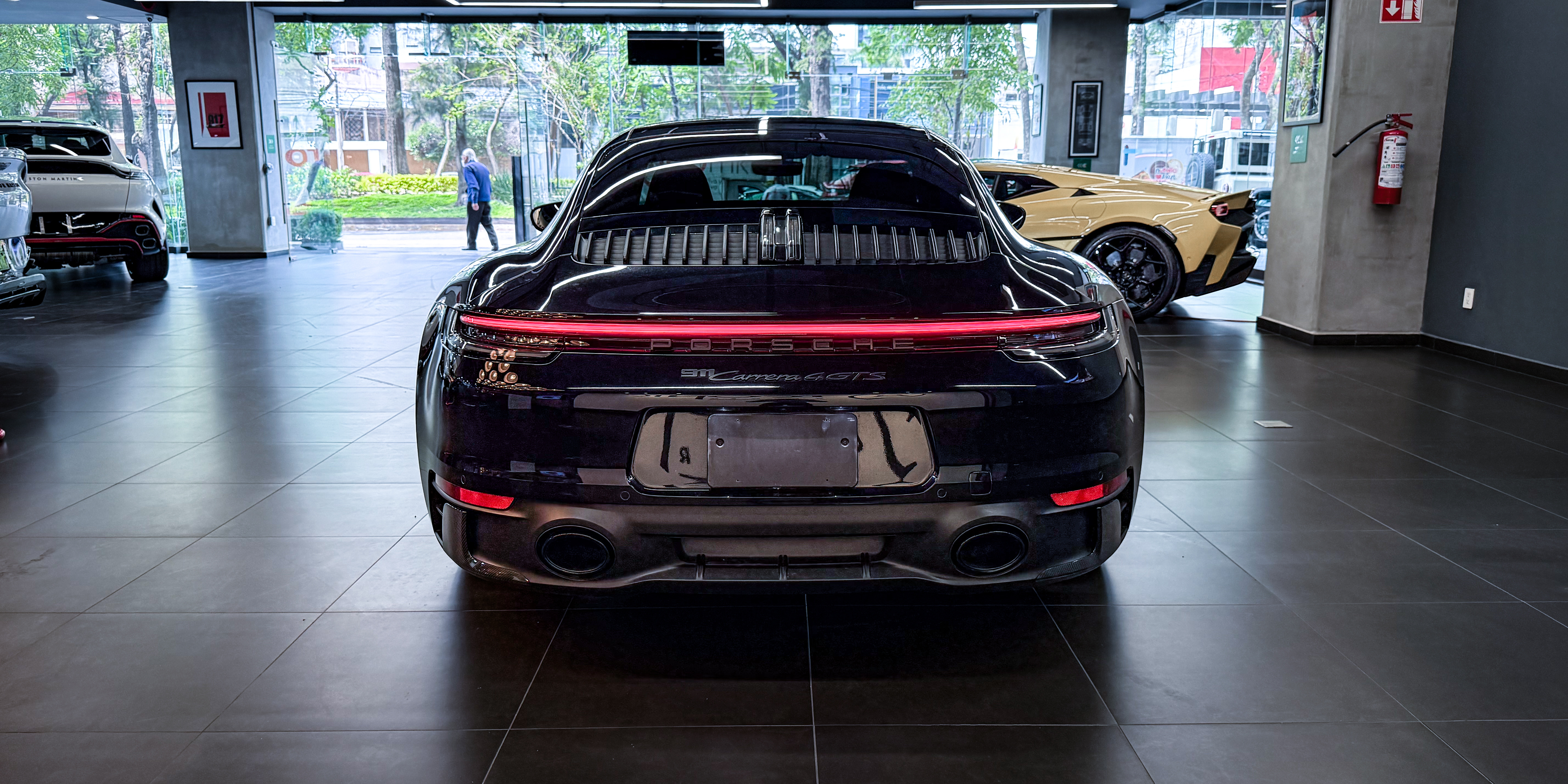 Porsche 911 Carrera 4 GTS