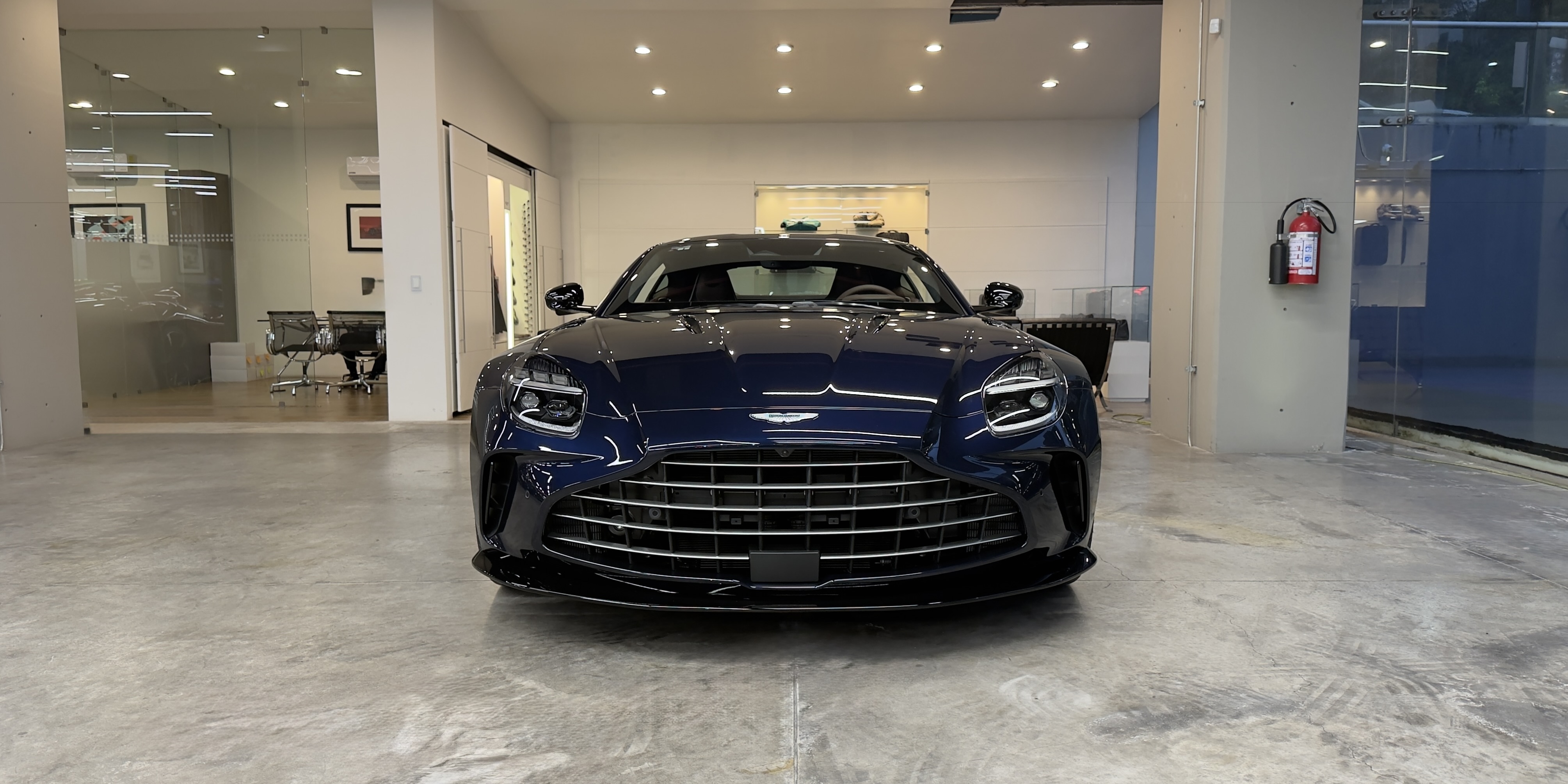 Aston Martin Vantage S