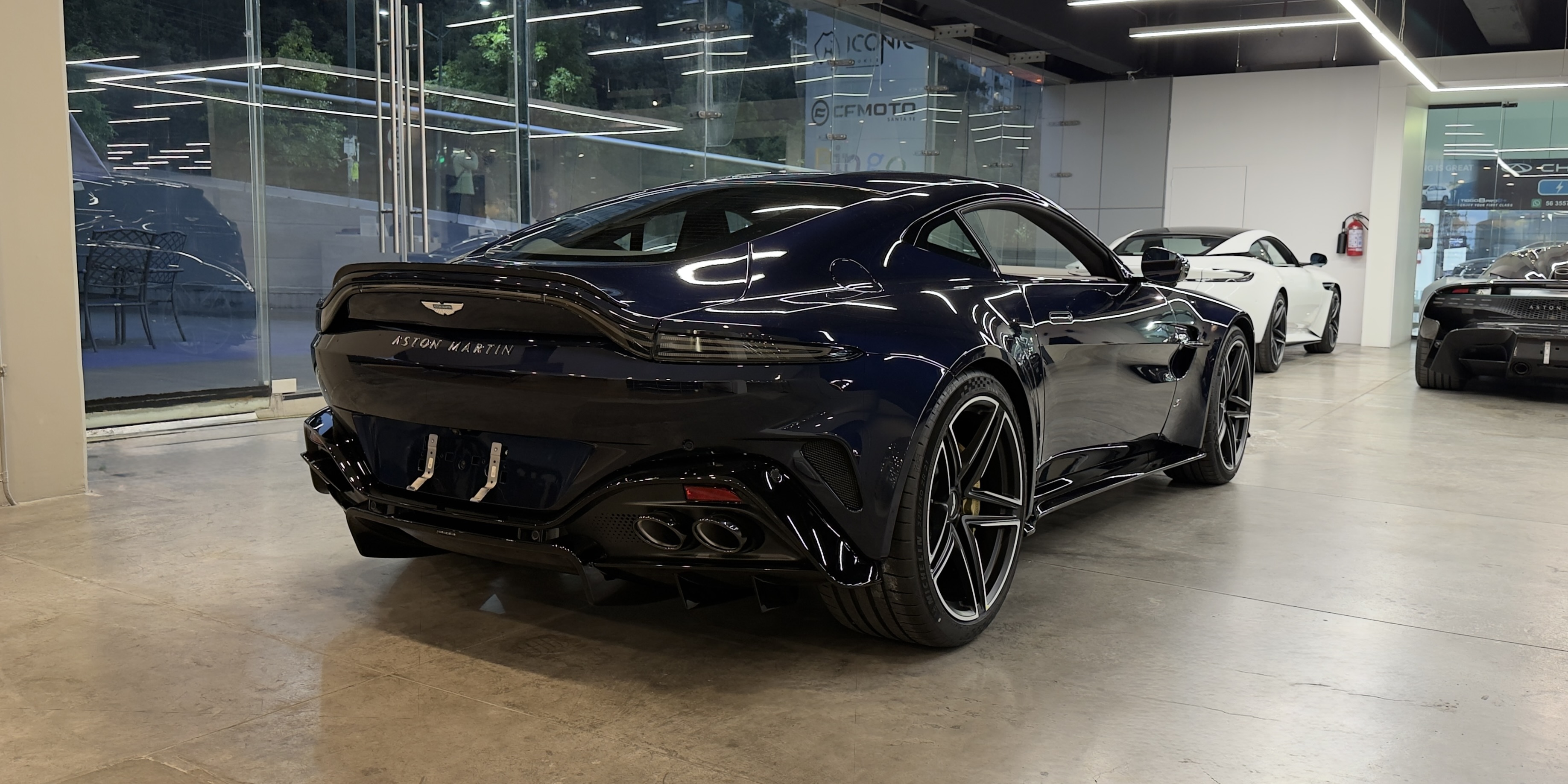 Aston Martin Vantage S