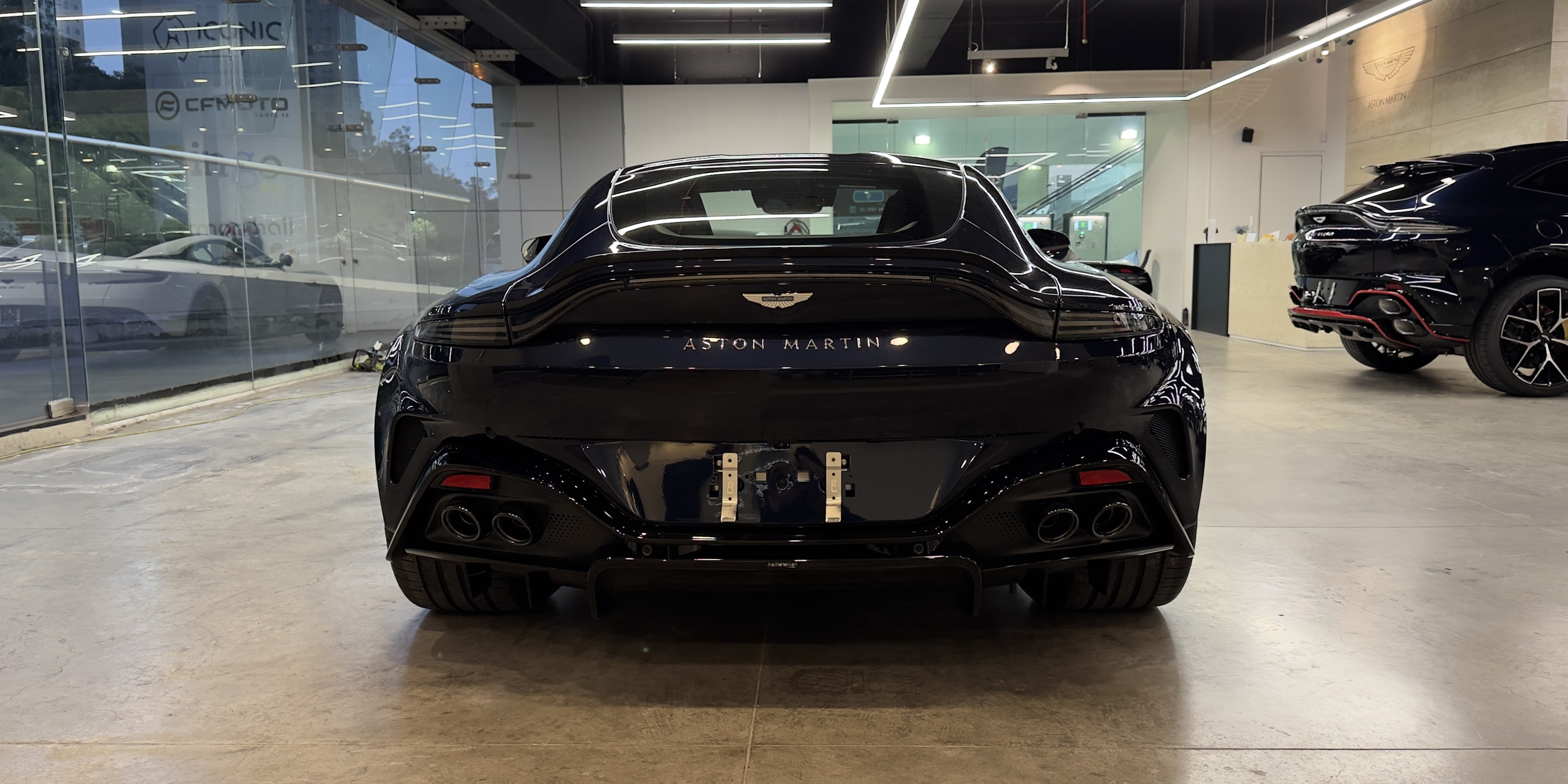 Aston Martin Vantage S