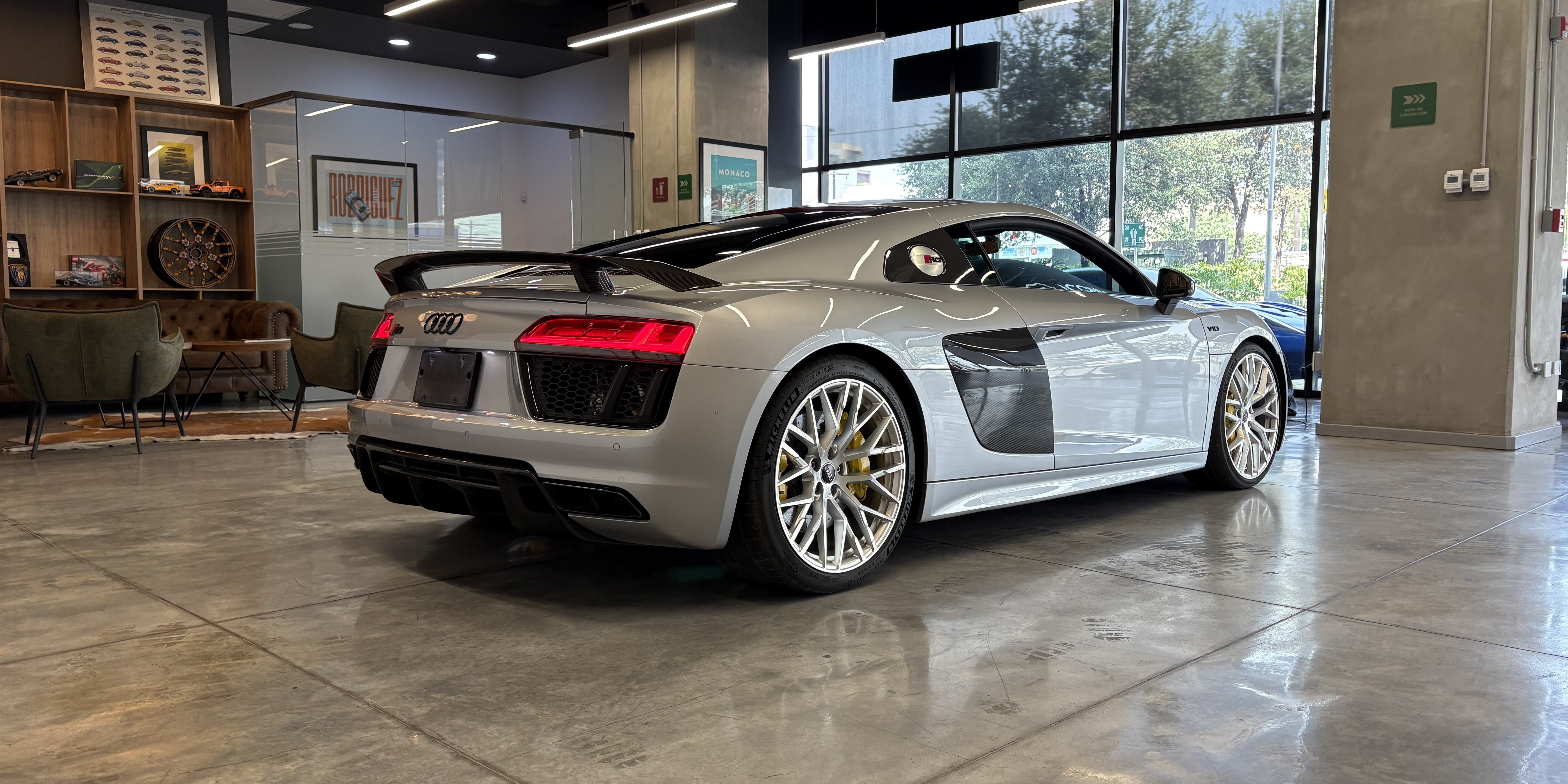 Audi R8 V10 Plus