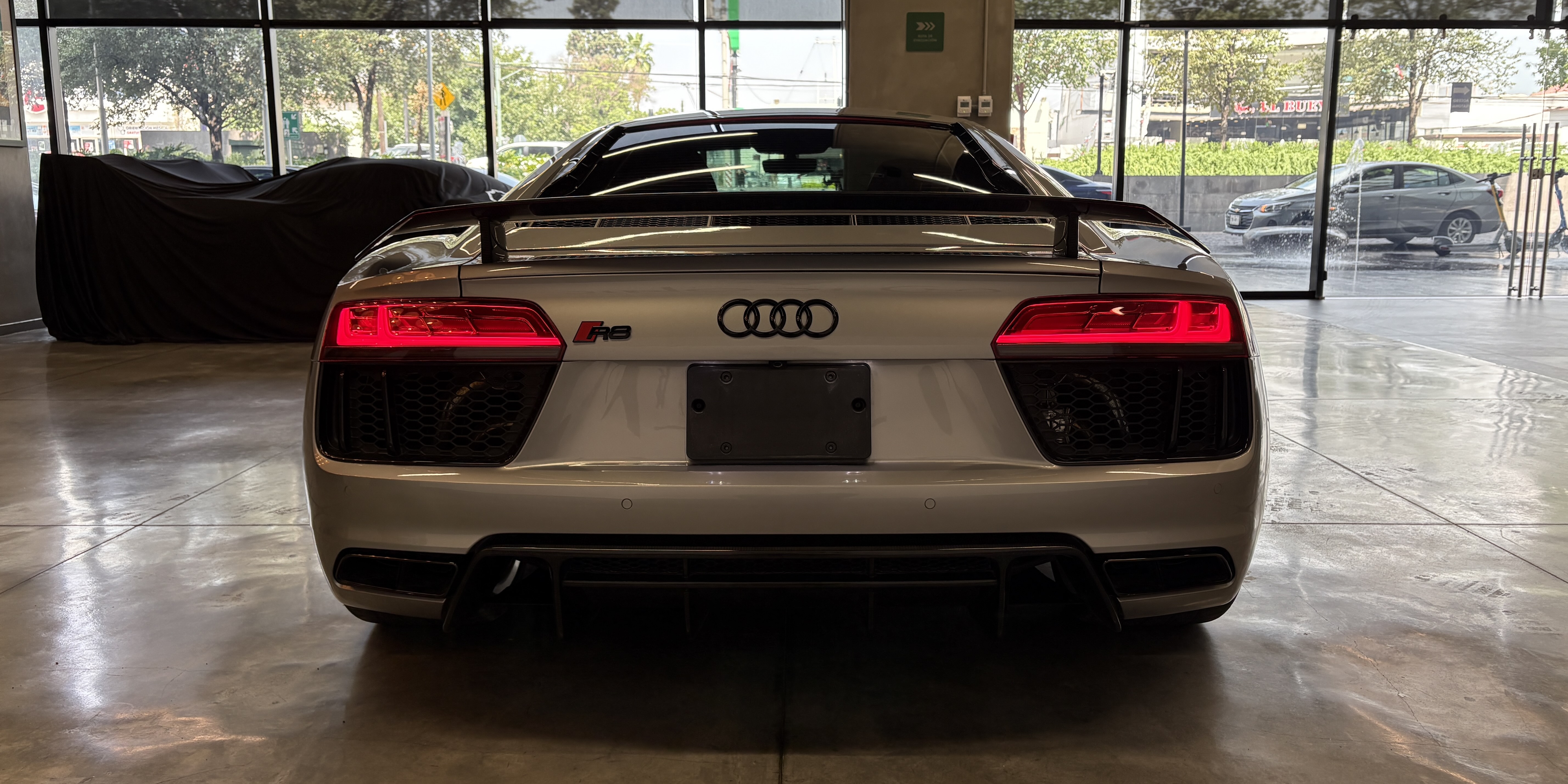 Audi R8 V10 Plus