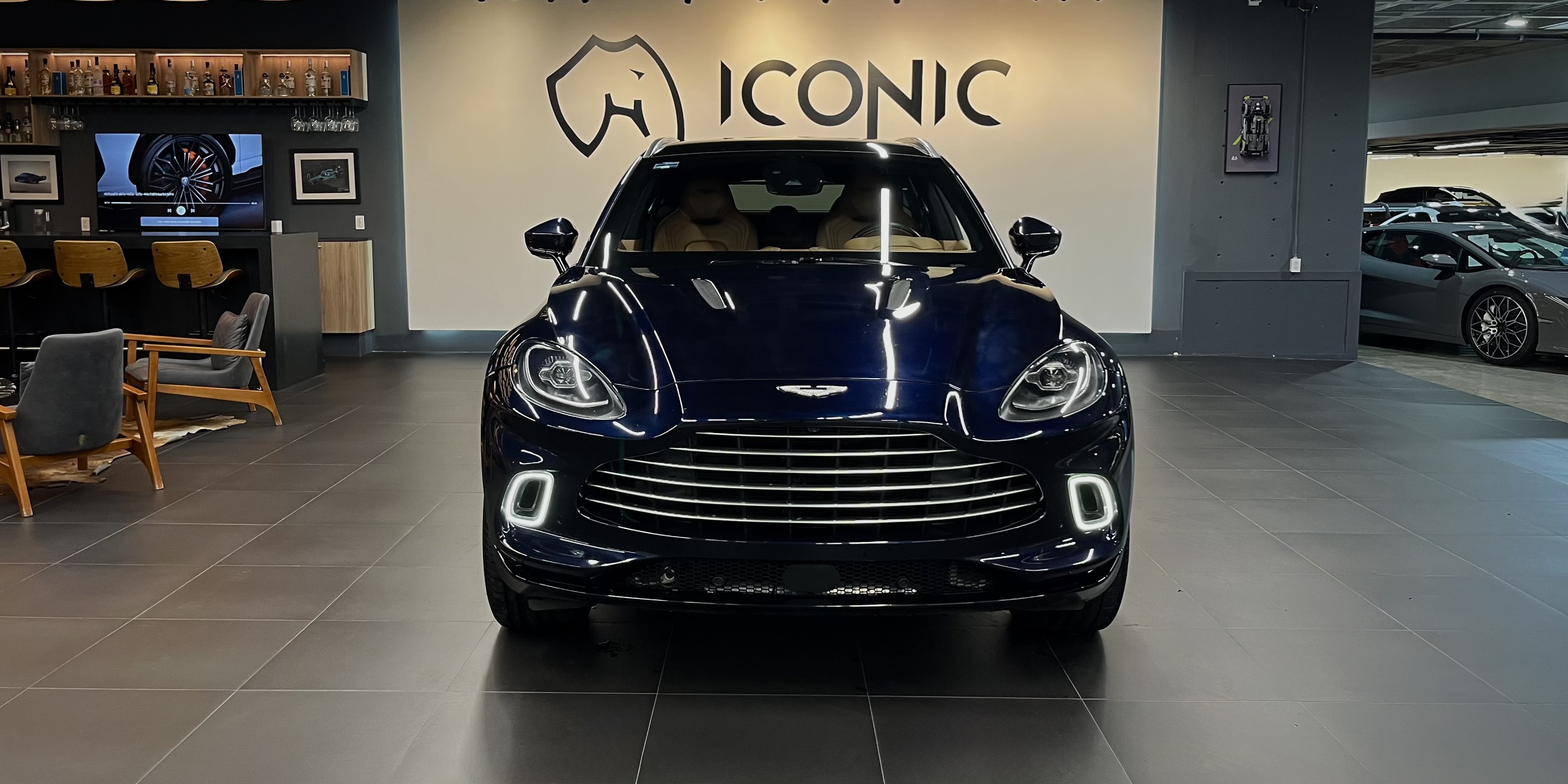 Aston Martin DBX
