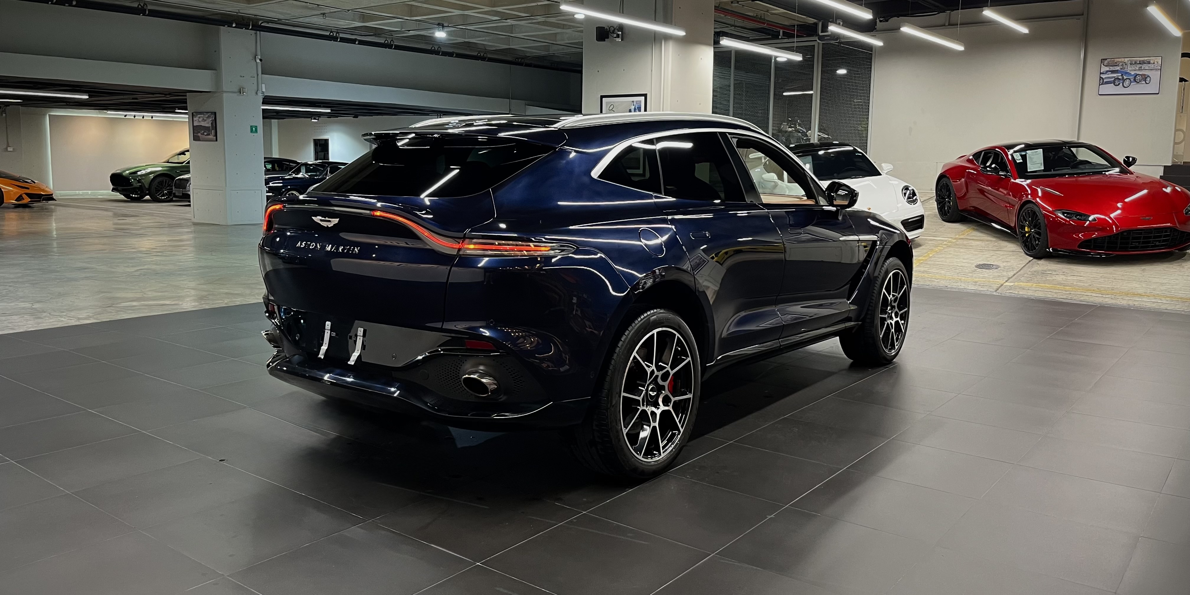 Aston Martin DBX