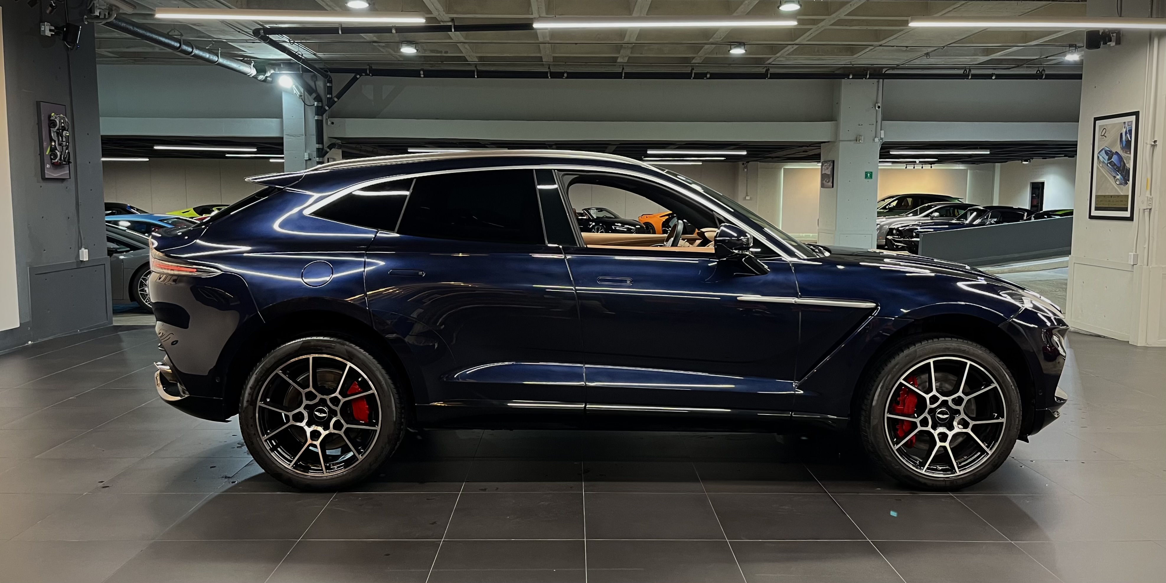 Aston Martin DBX