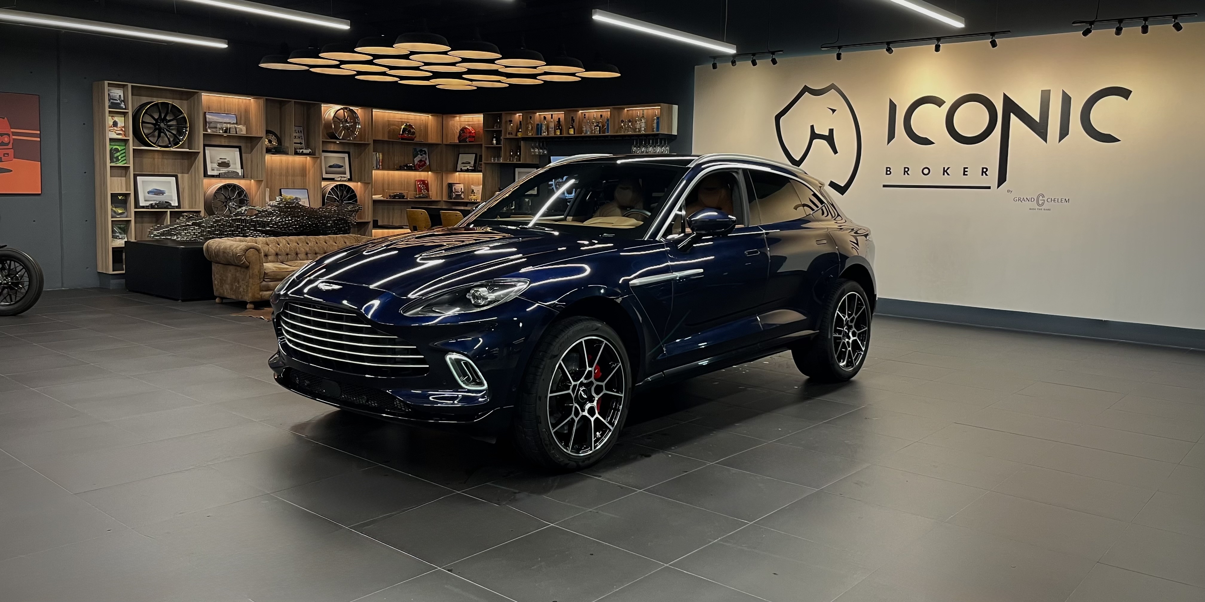 Aston Martin DBX