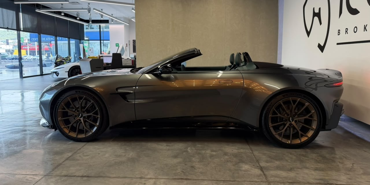 Aston Martin Vantage Roadster