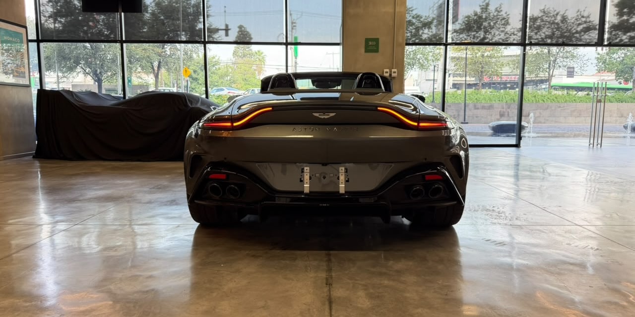 Aston Martin Vantage Roadster