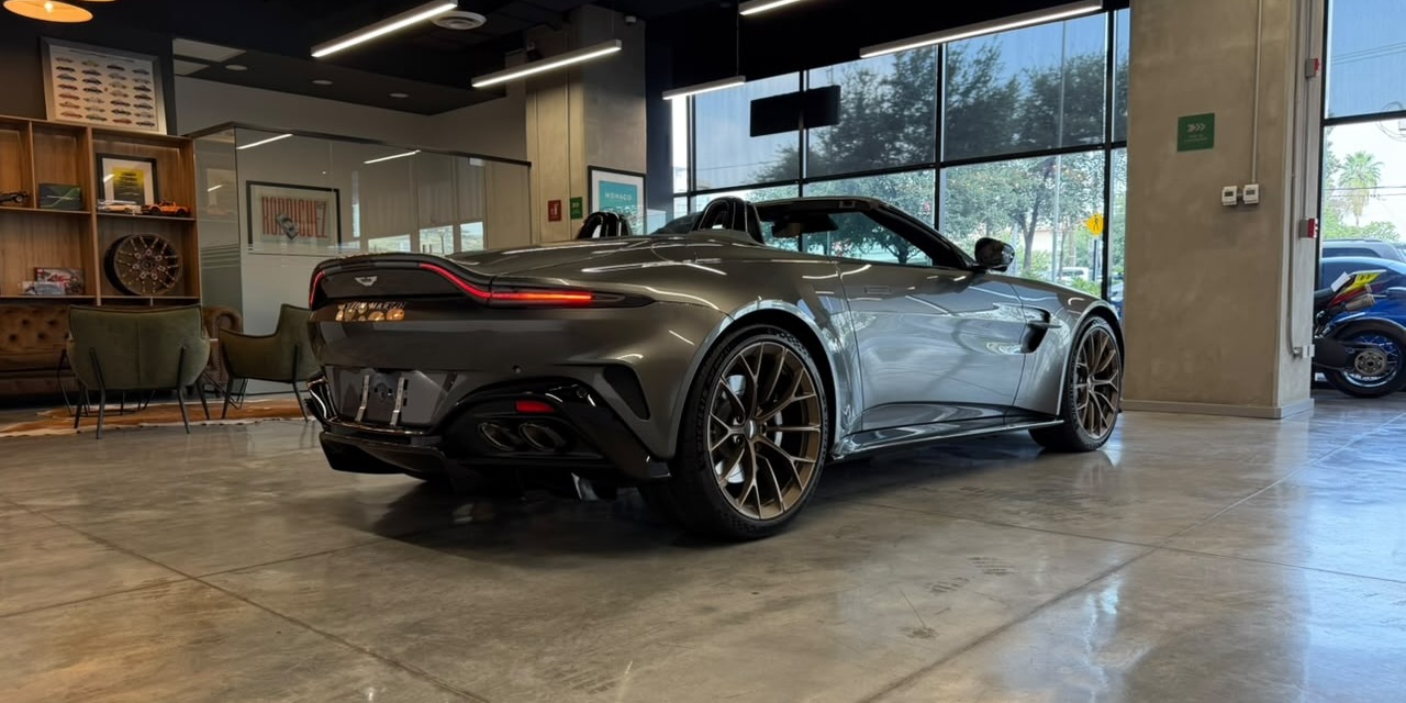 Aston Martin Vantage Roadster