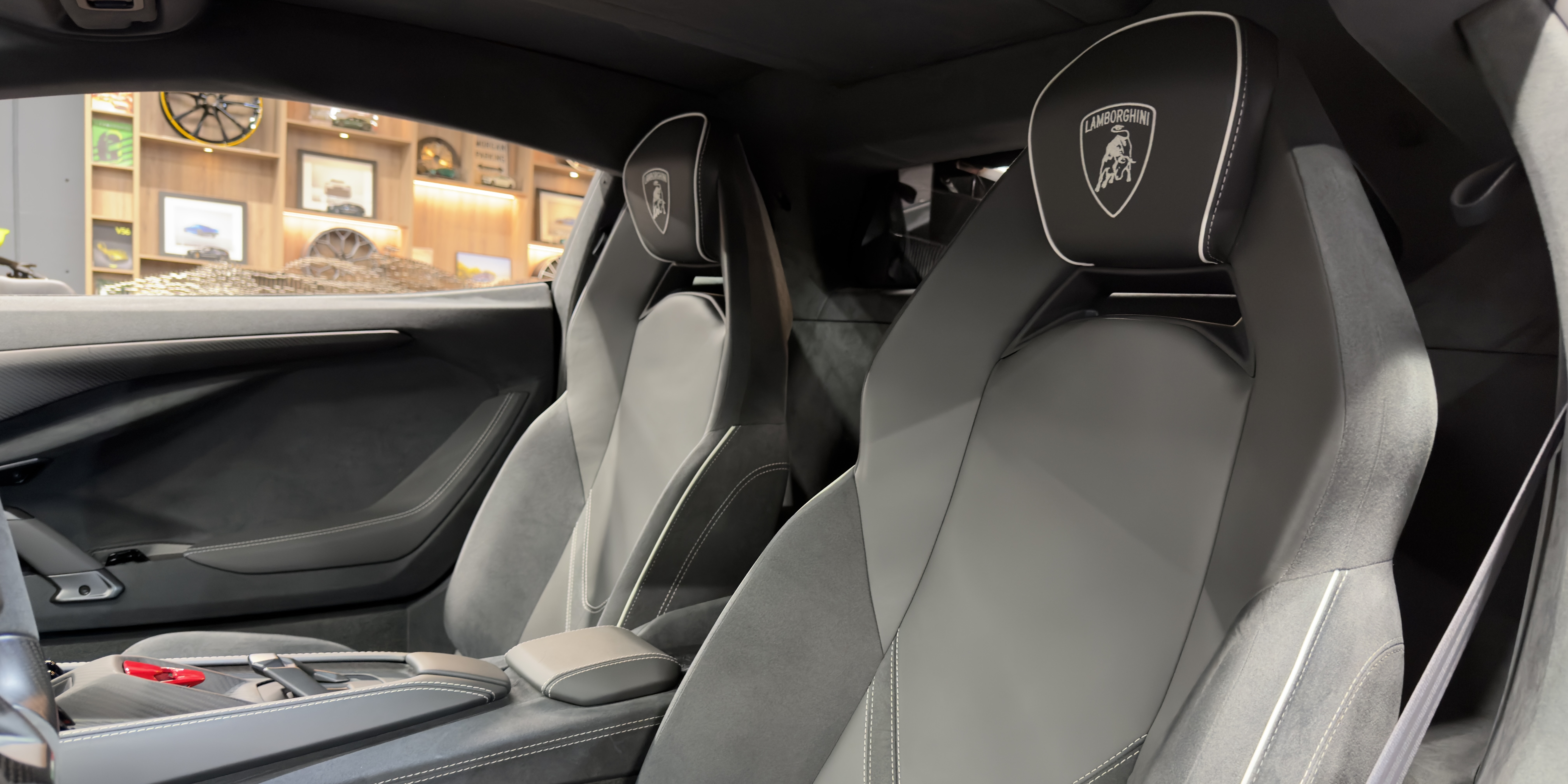 Lamborghini Revuelto