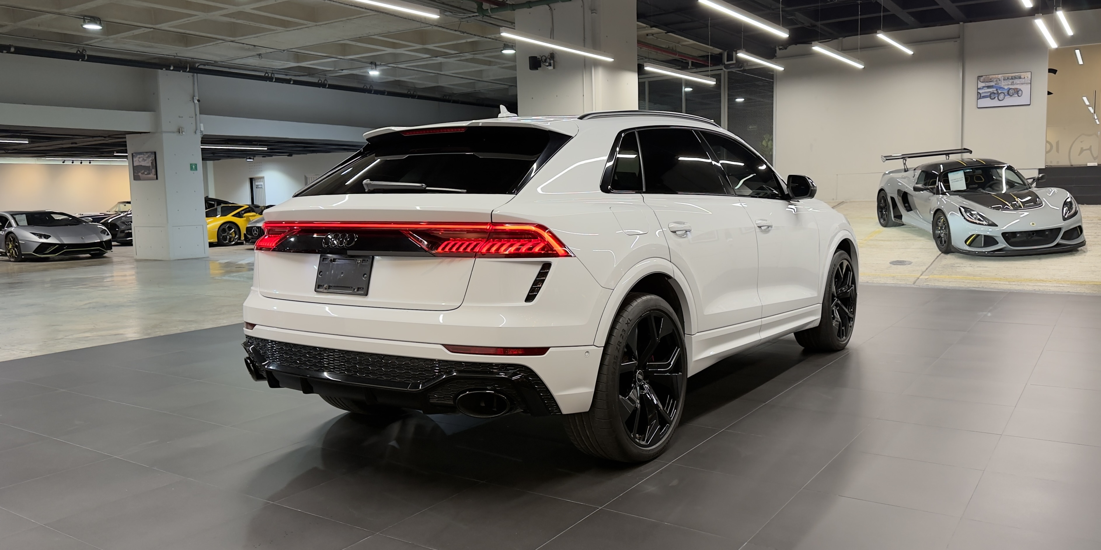 Audi RSQ8