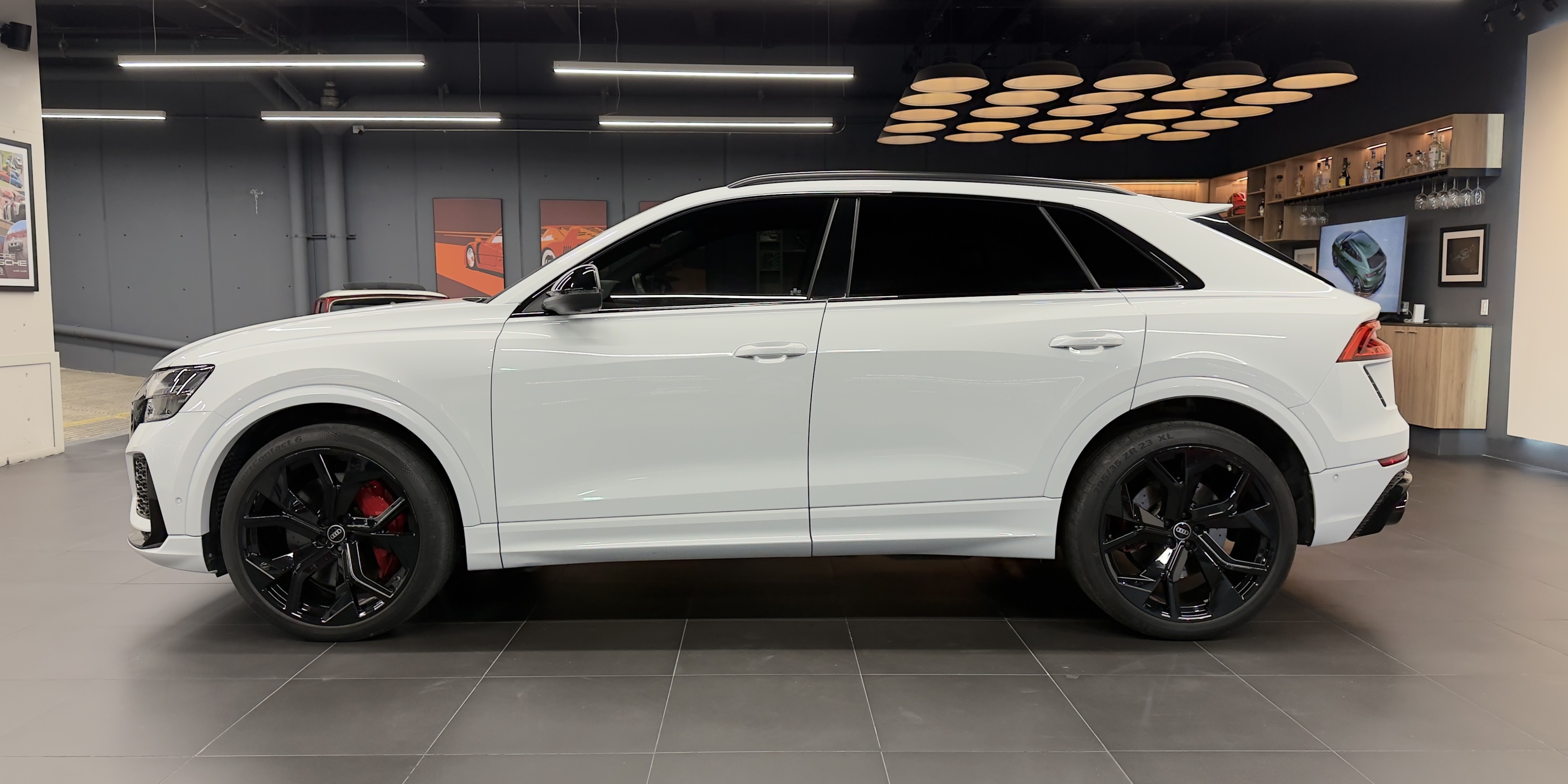 Audi RSQ8