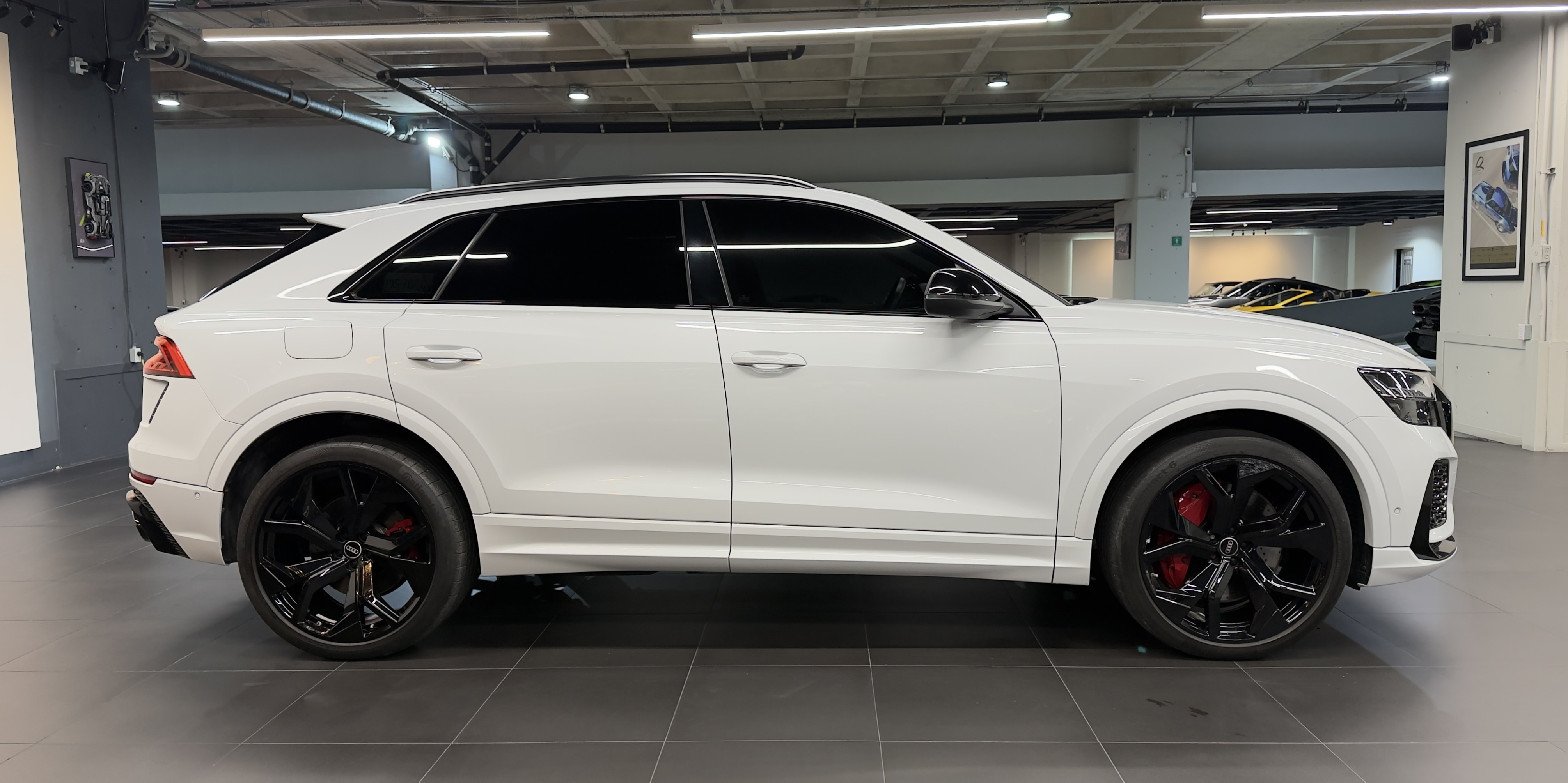 Audi RSQ8