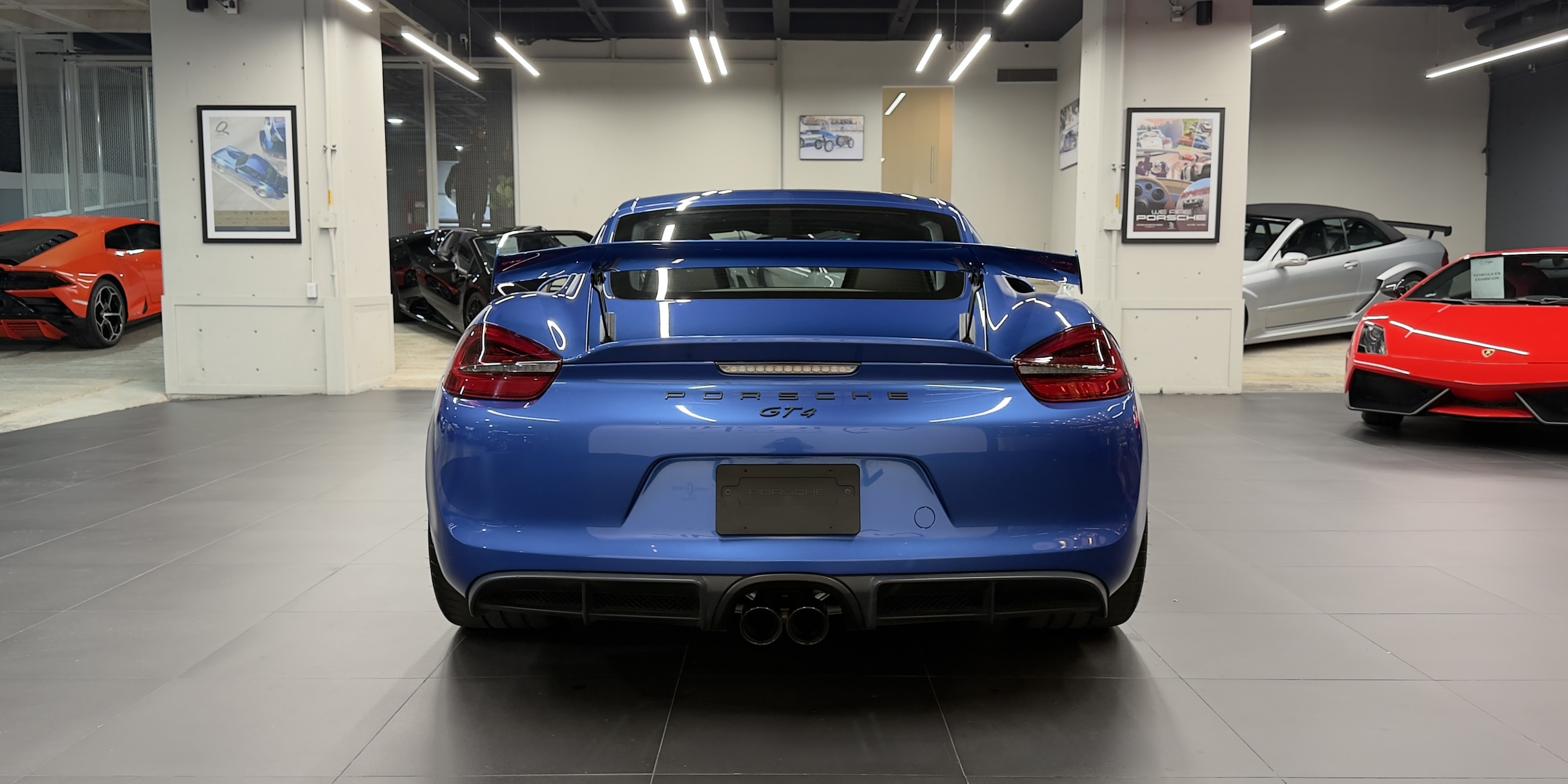 Porsche Cayman GT4