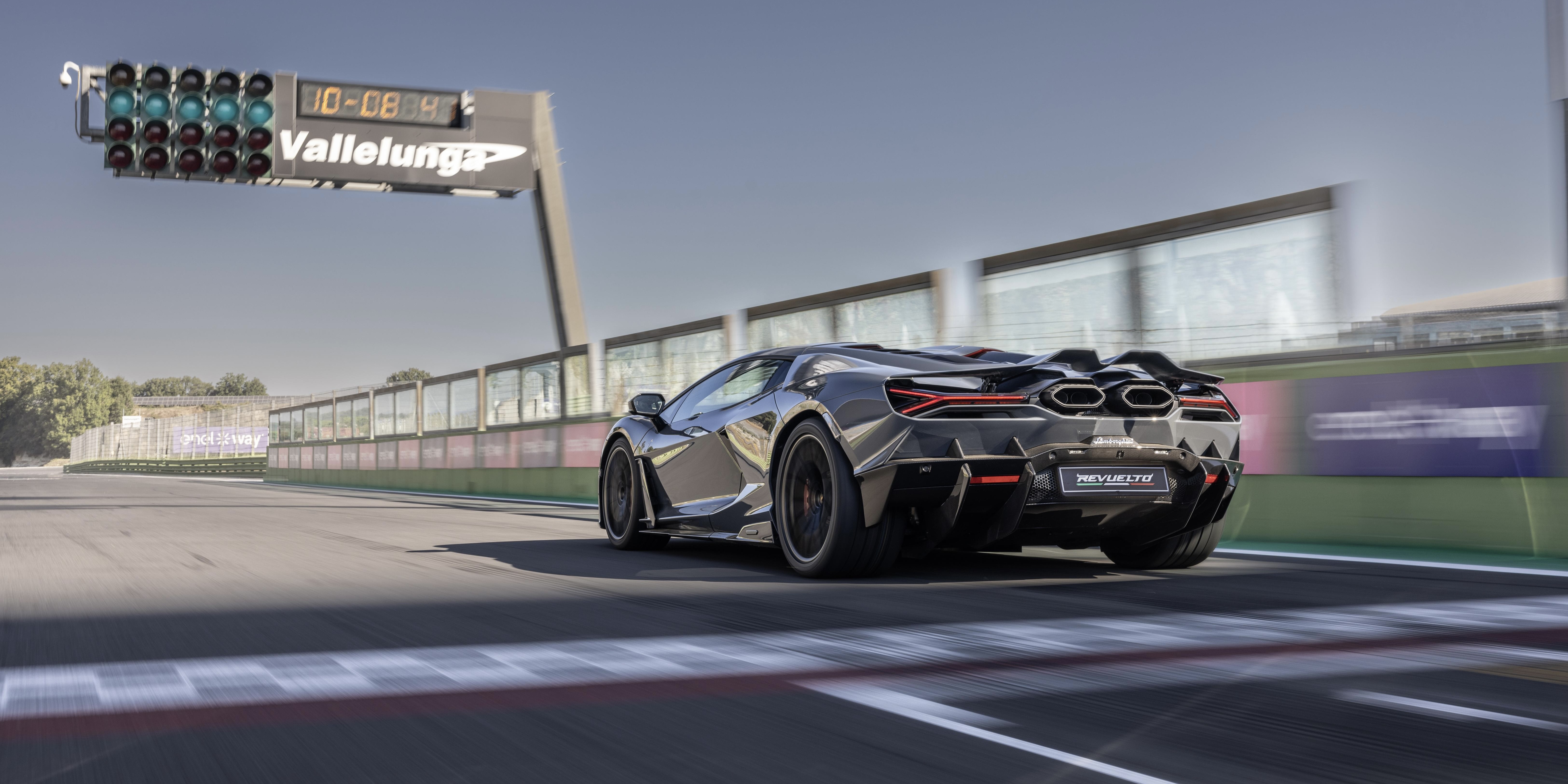 Lamborghini Revuelto