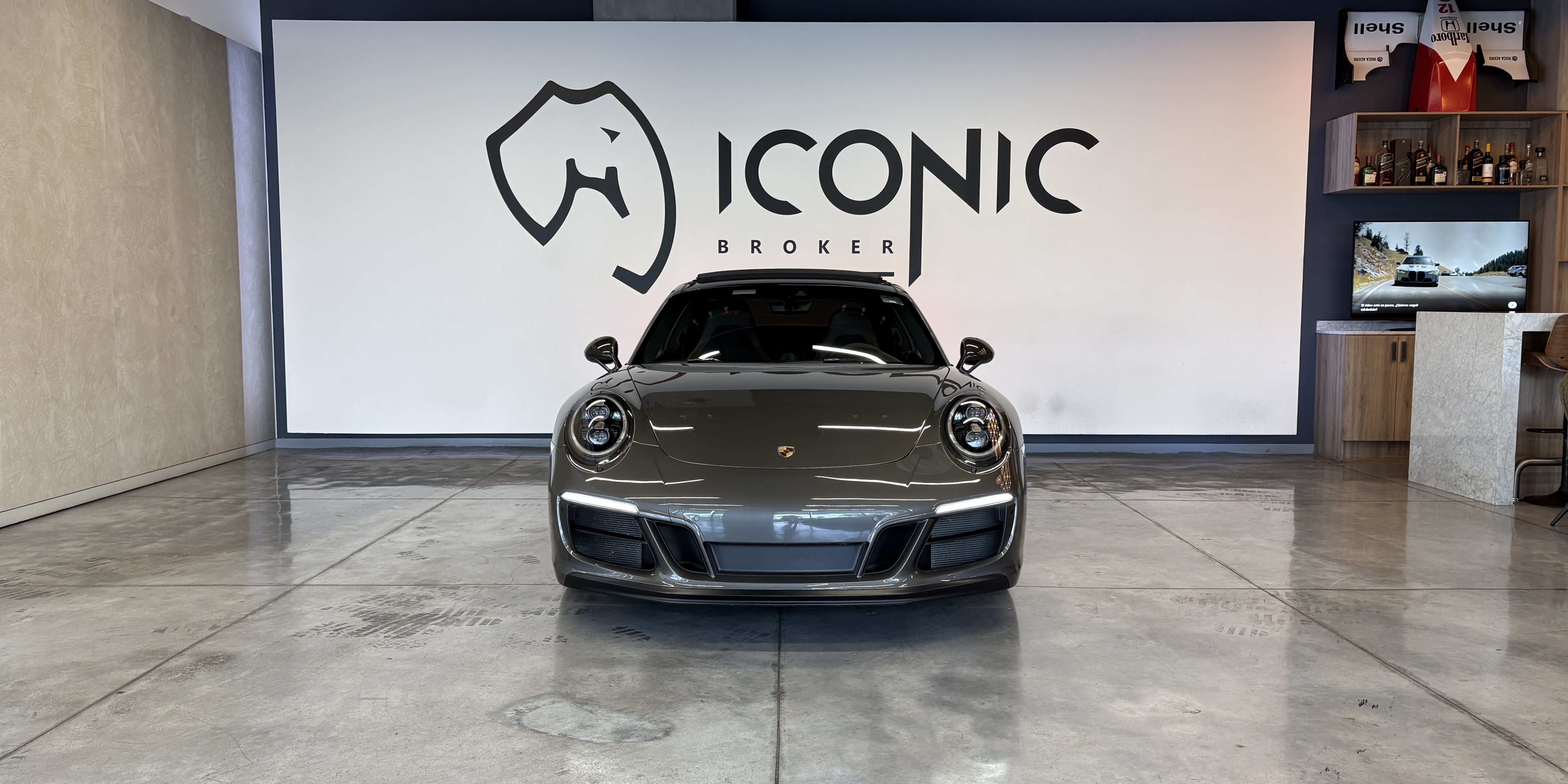 Porsche 911 Carrera 4 GTS