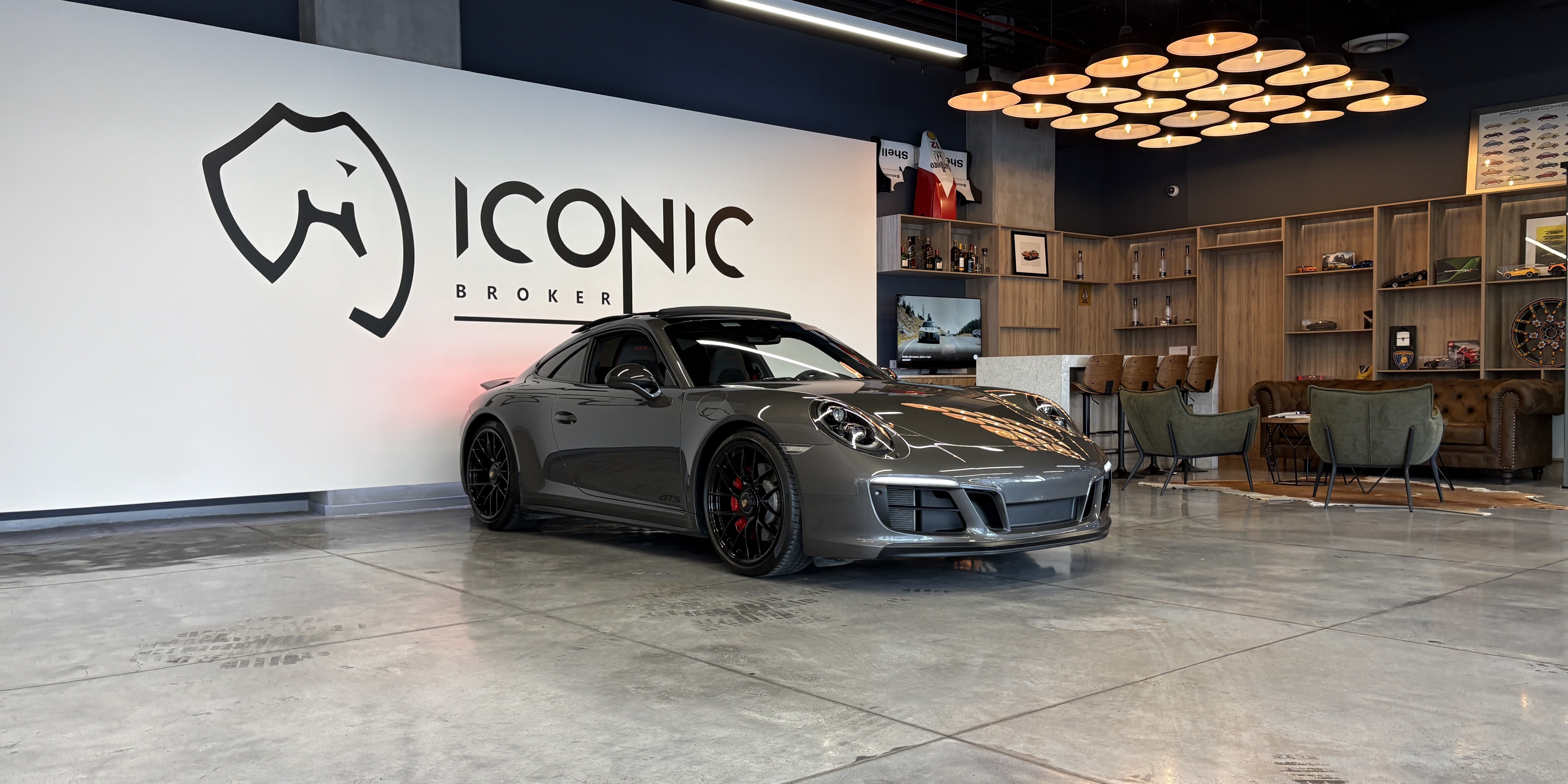 Porsche 911 Carrera 4 GTS