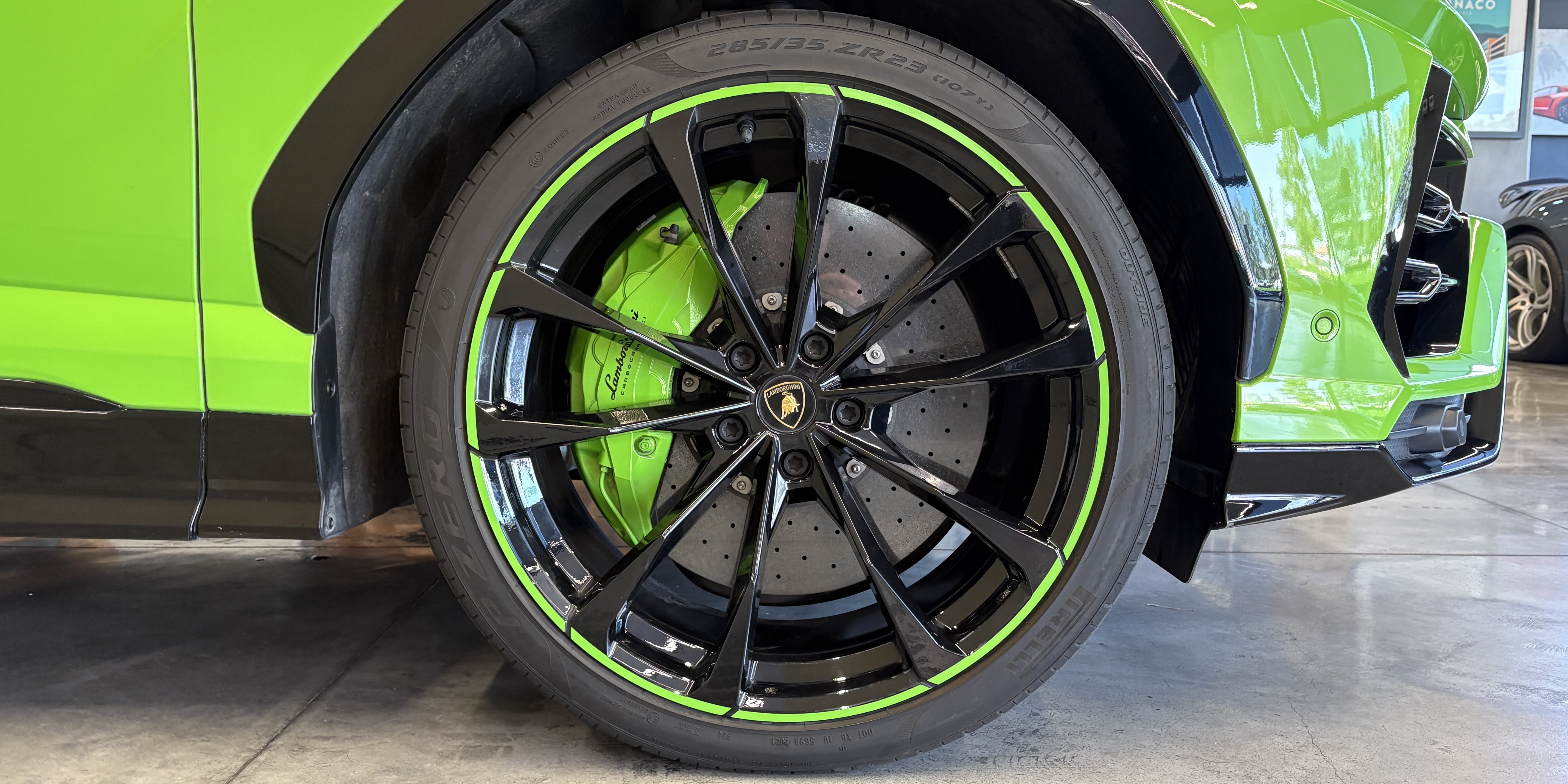 Lamborghini Urus Pearl Capsule