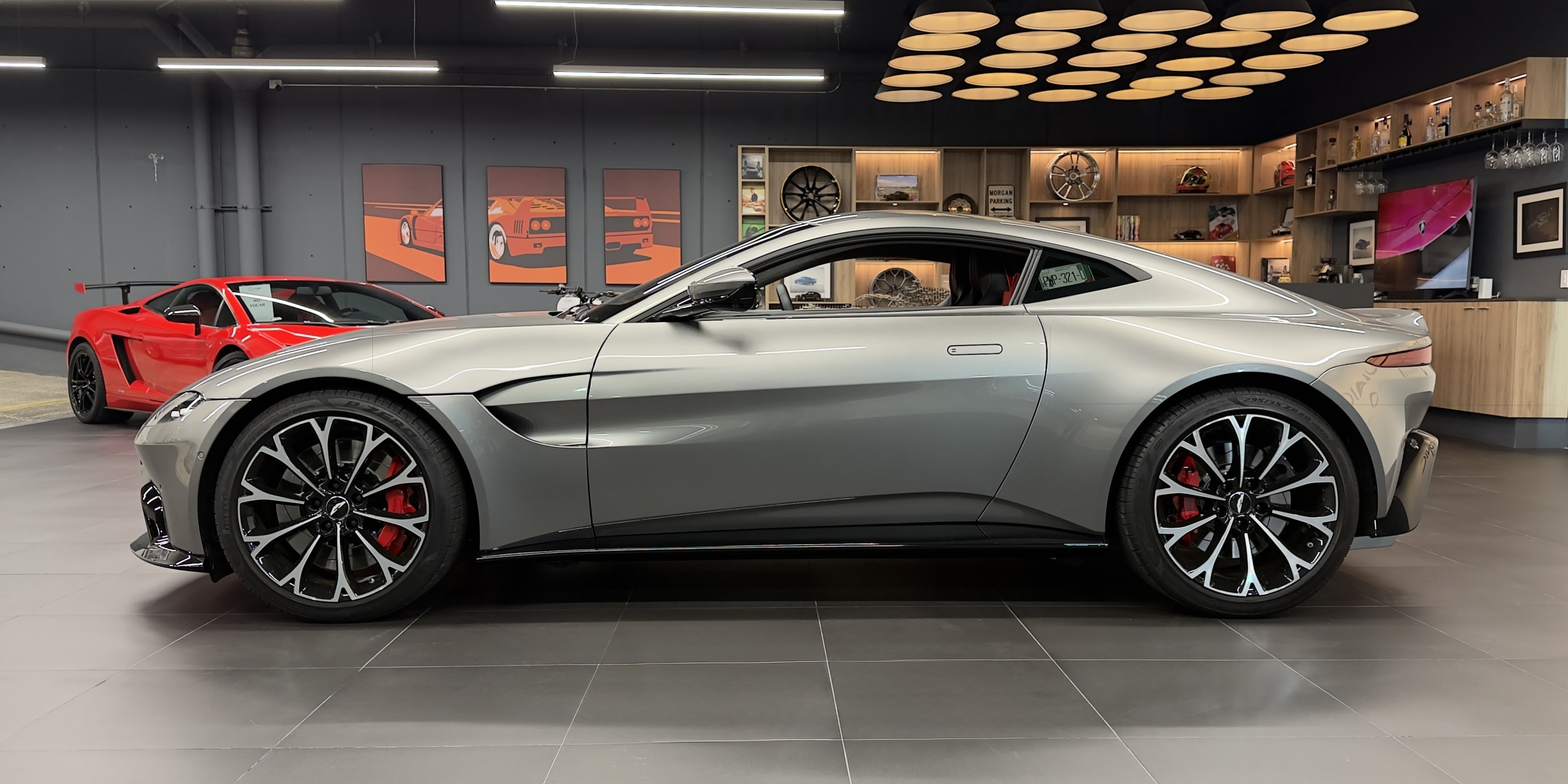 Aston Martin Vantage