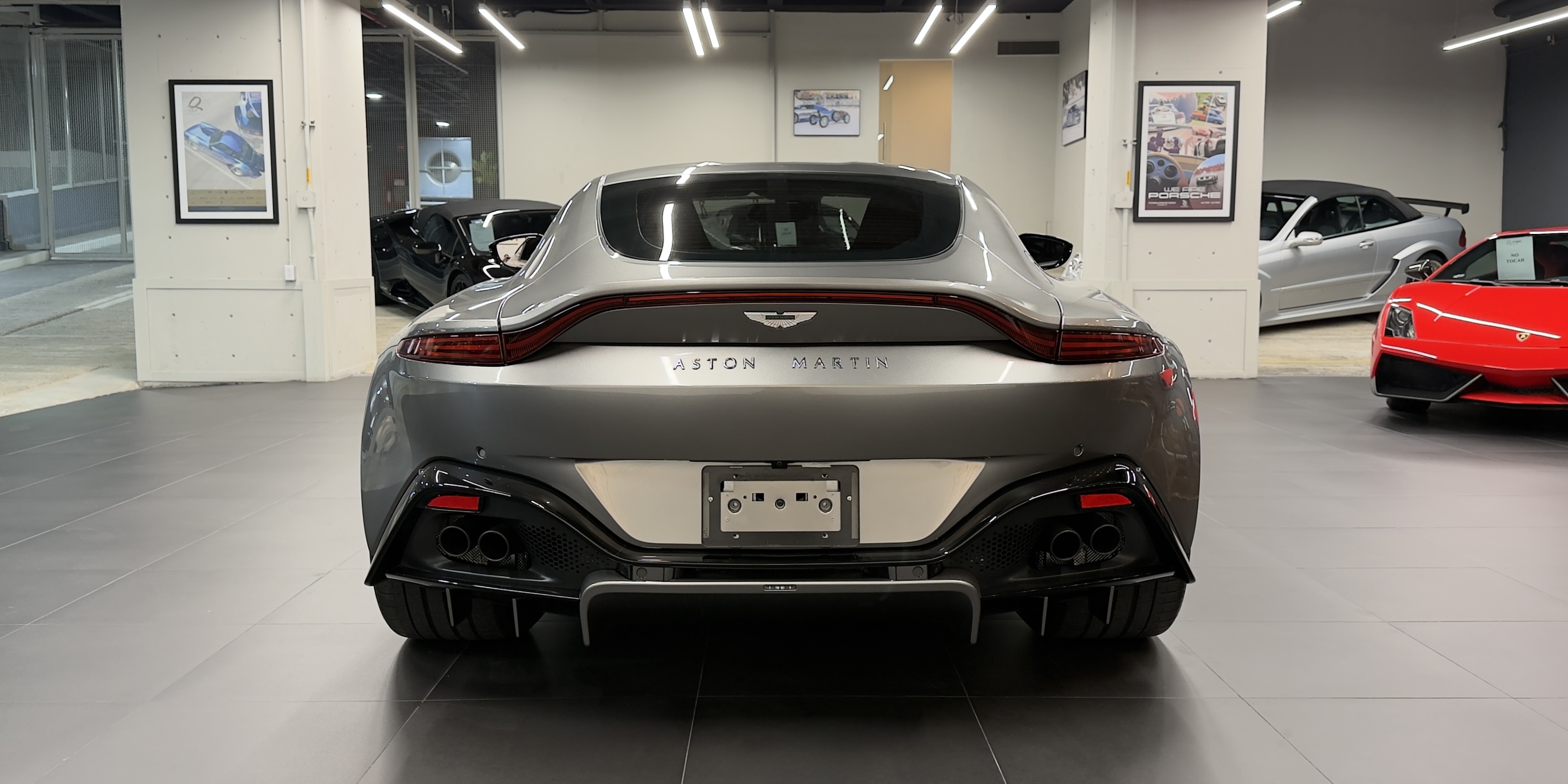 Aston Martin Vantage