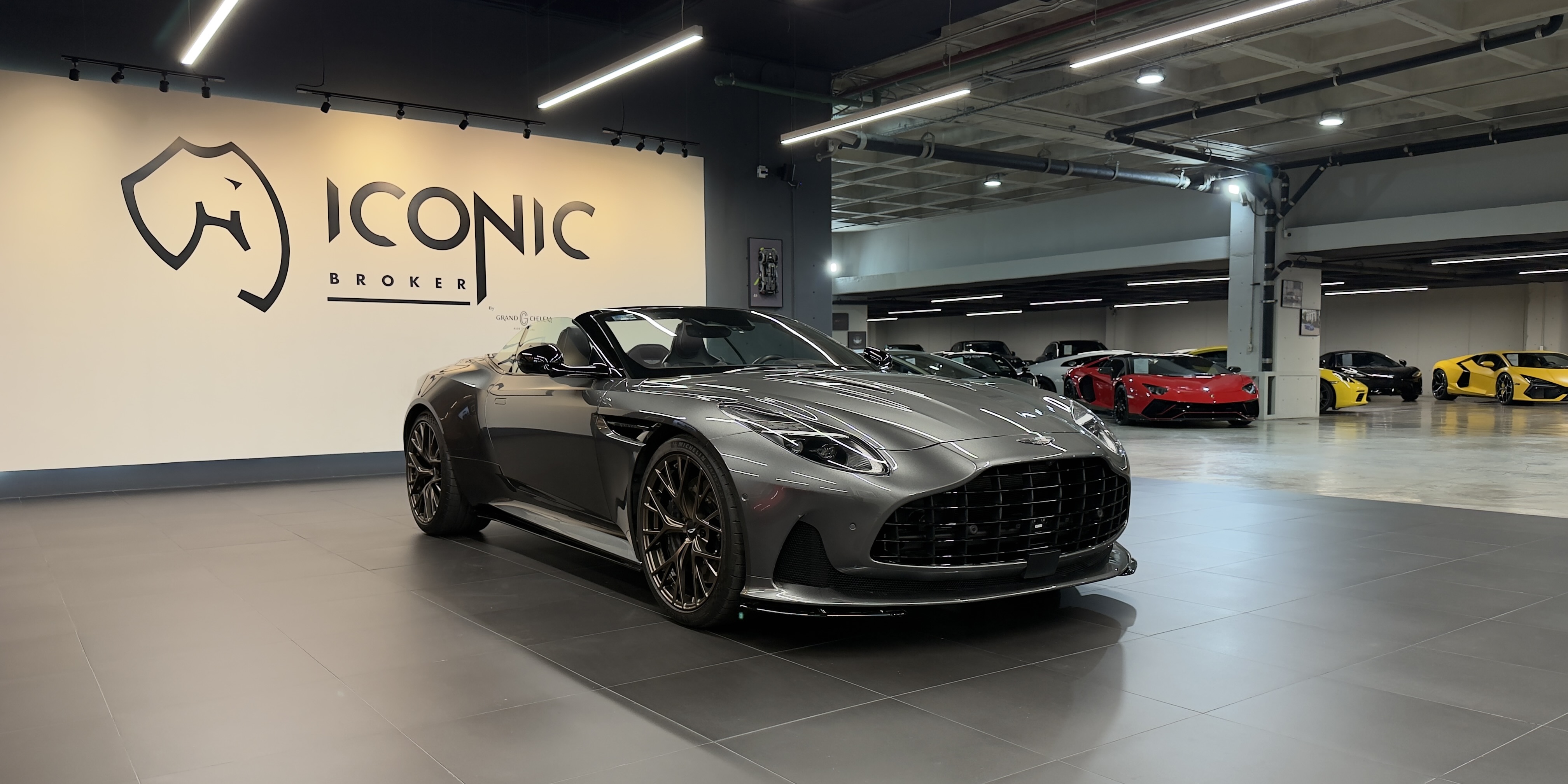 Aston Martin DB12 Volante