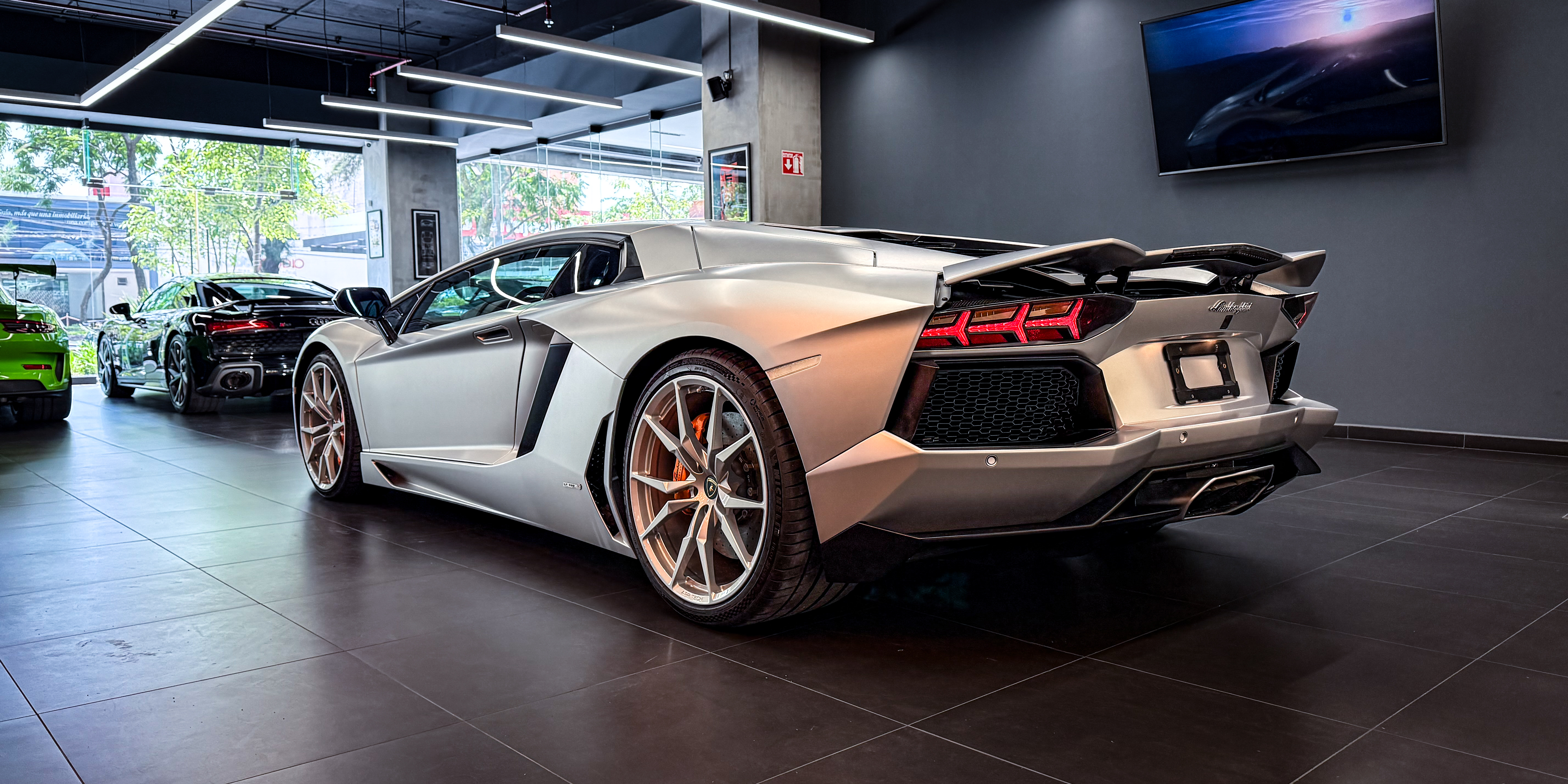 Lamborghini Aventador