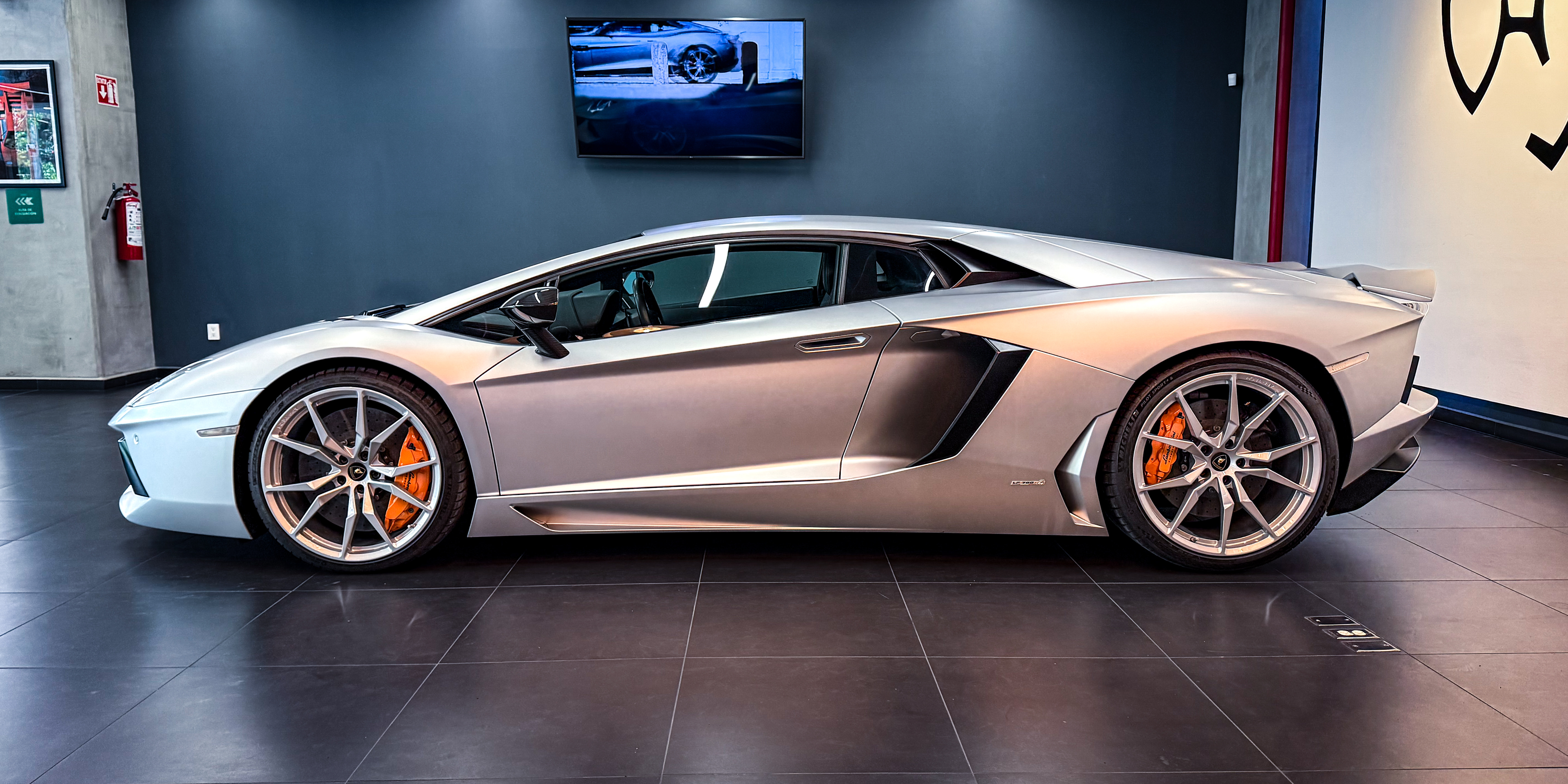 Lamborghini Aventador