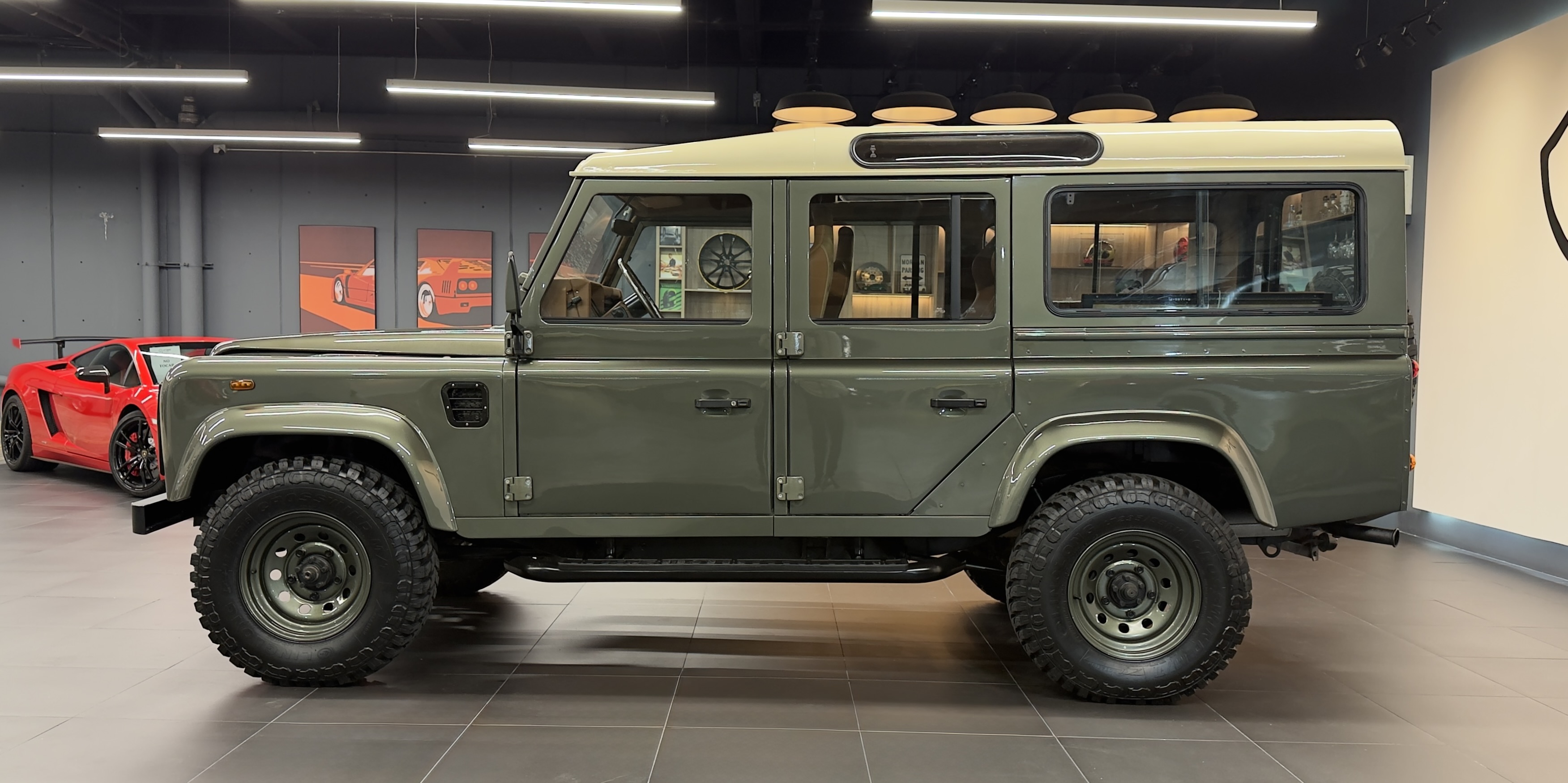 Land Rover Defender 110