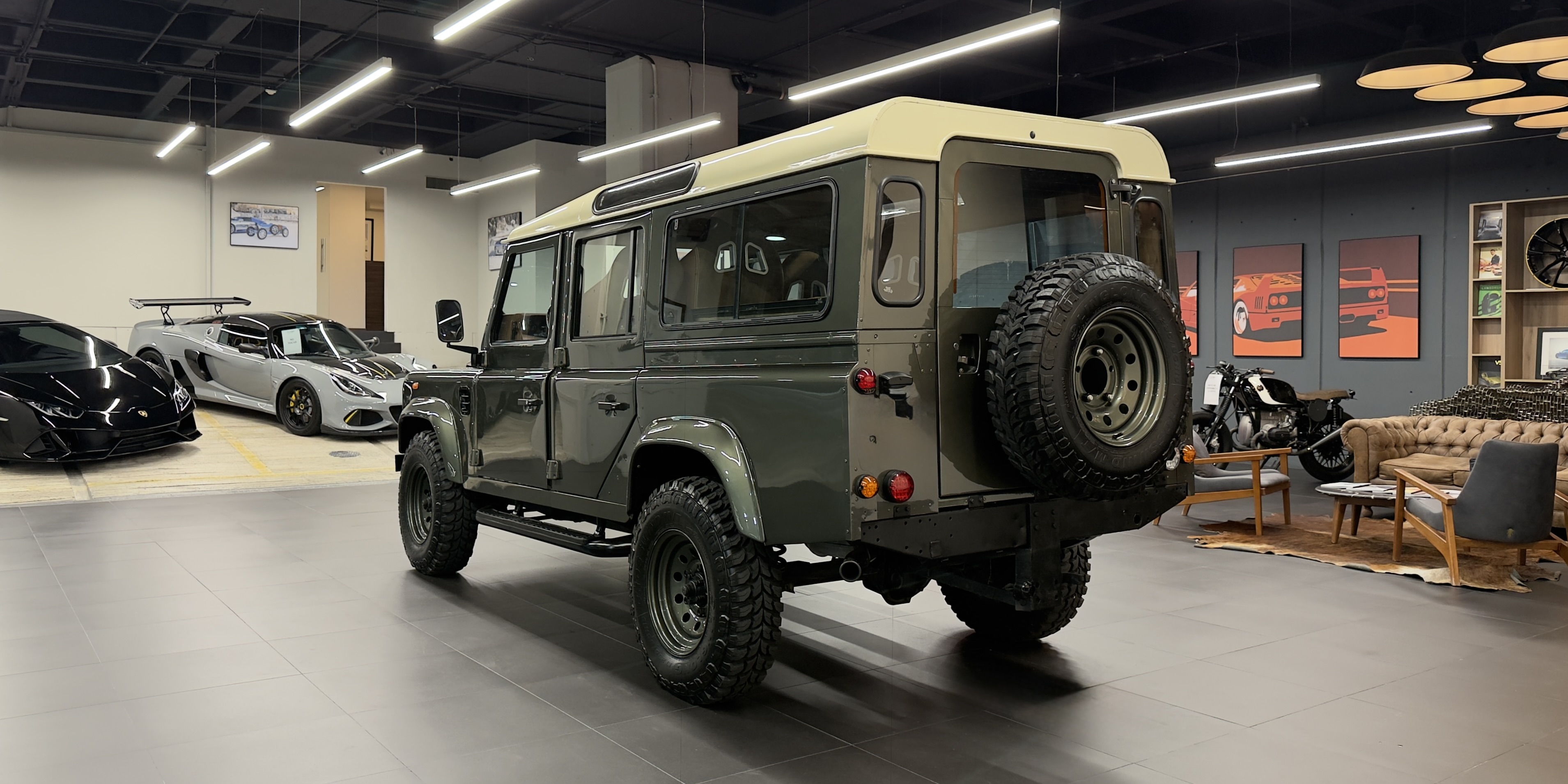 Land Rover Defender 110