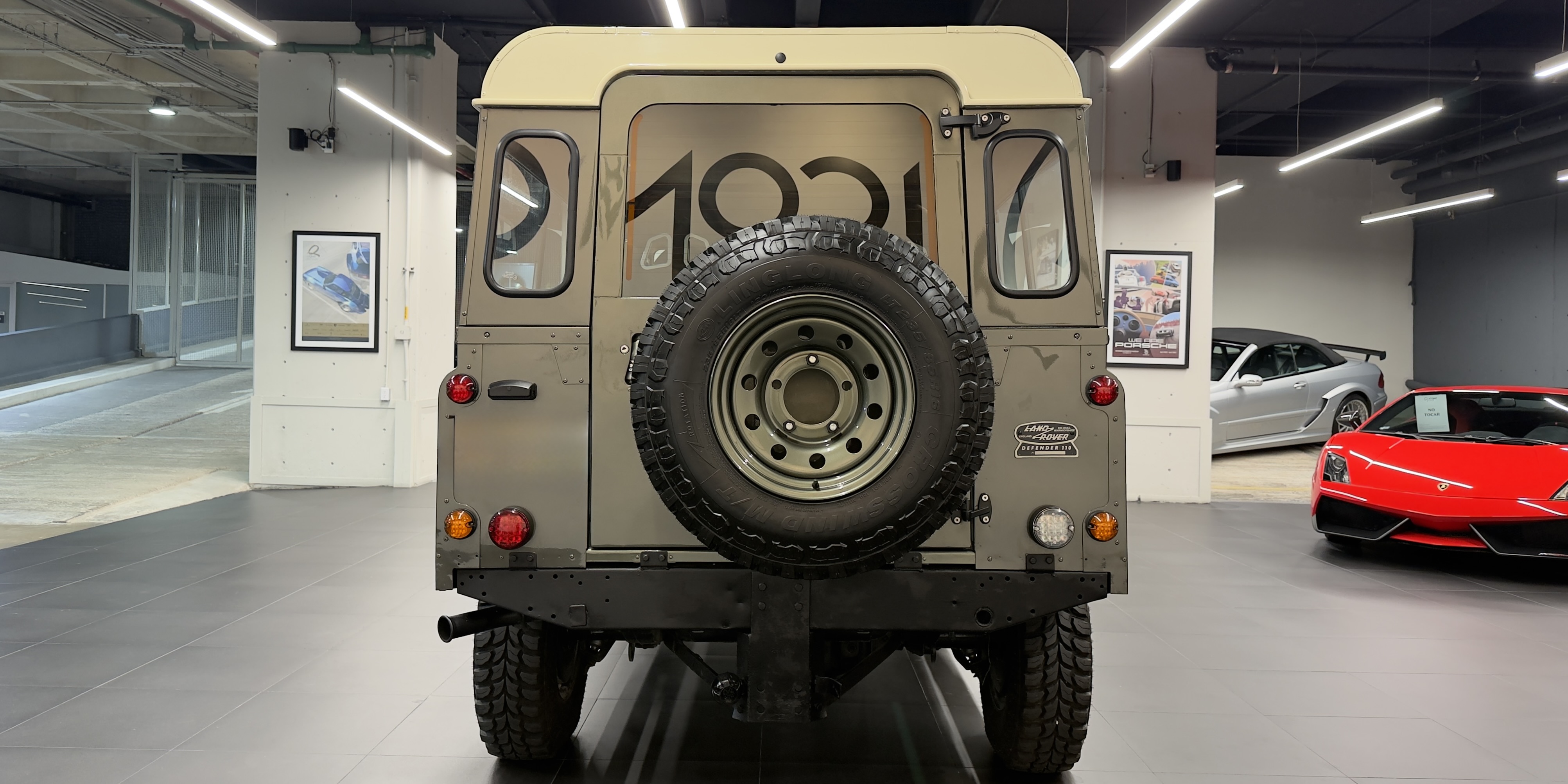 Land Rover Defender 110