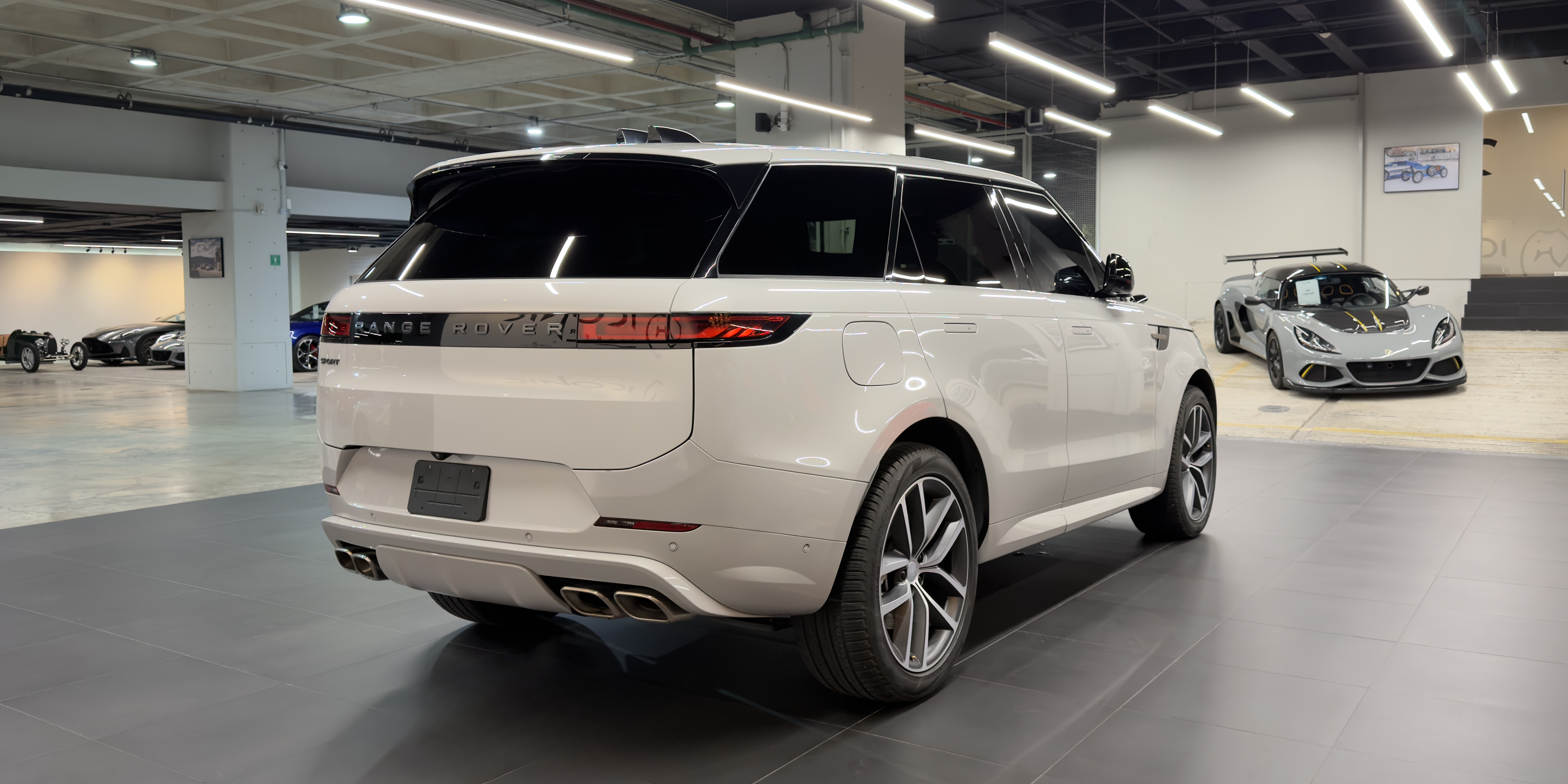 Land Rover Range Rover Sport SWB