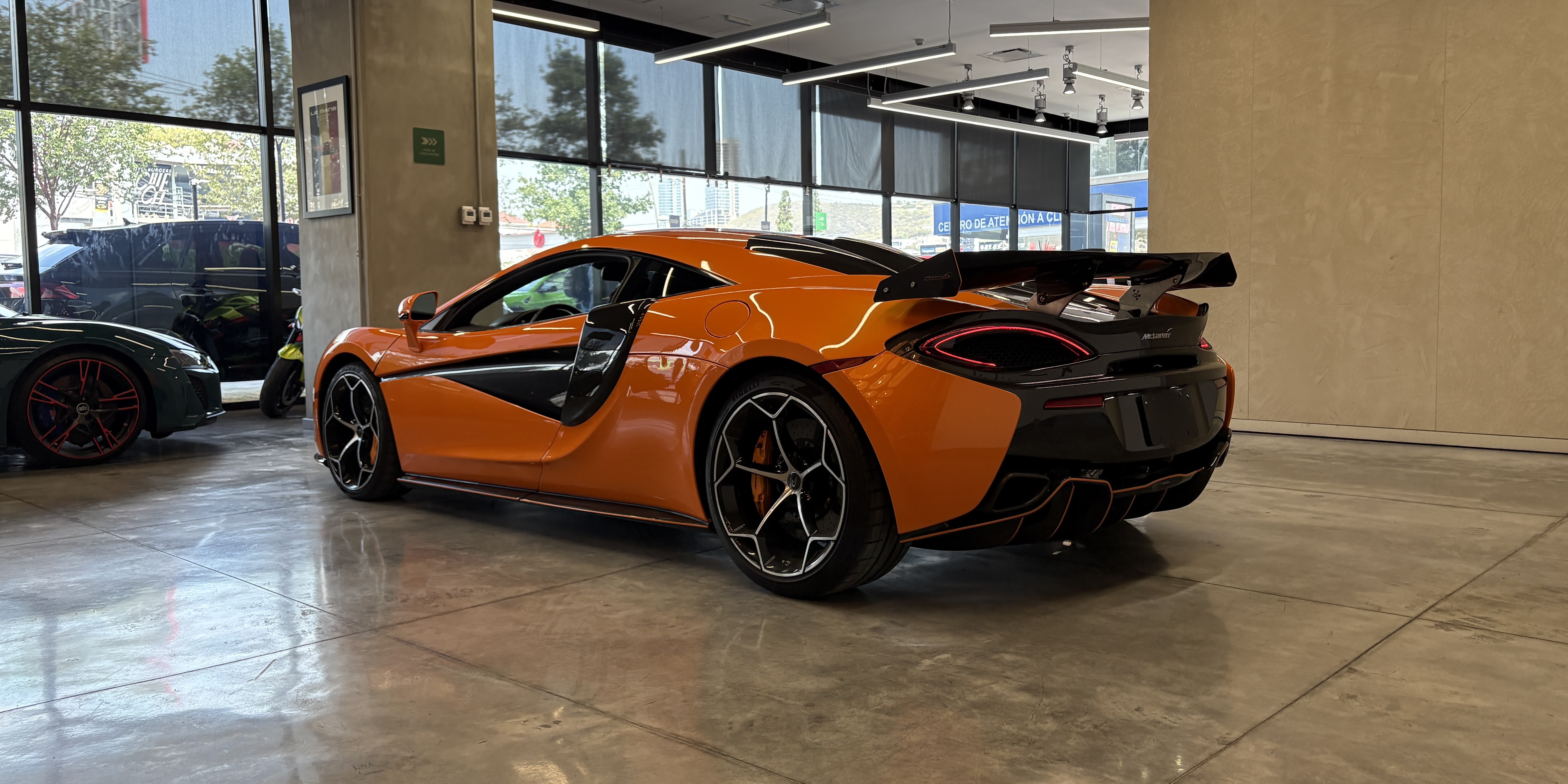 McLaren 570S