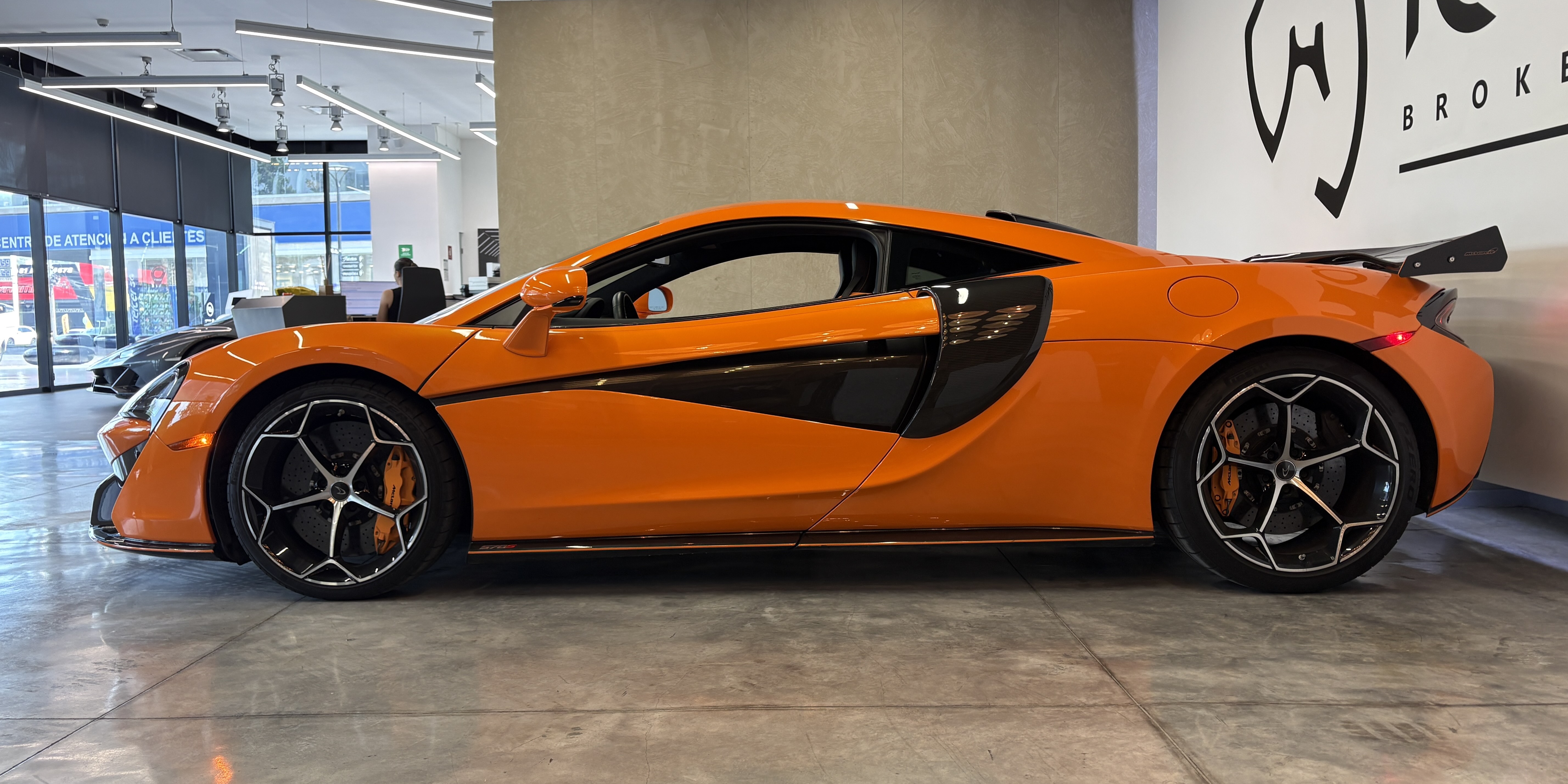 McLaren 570S