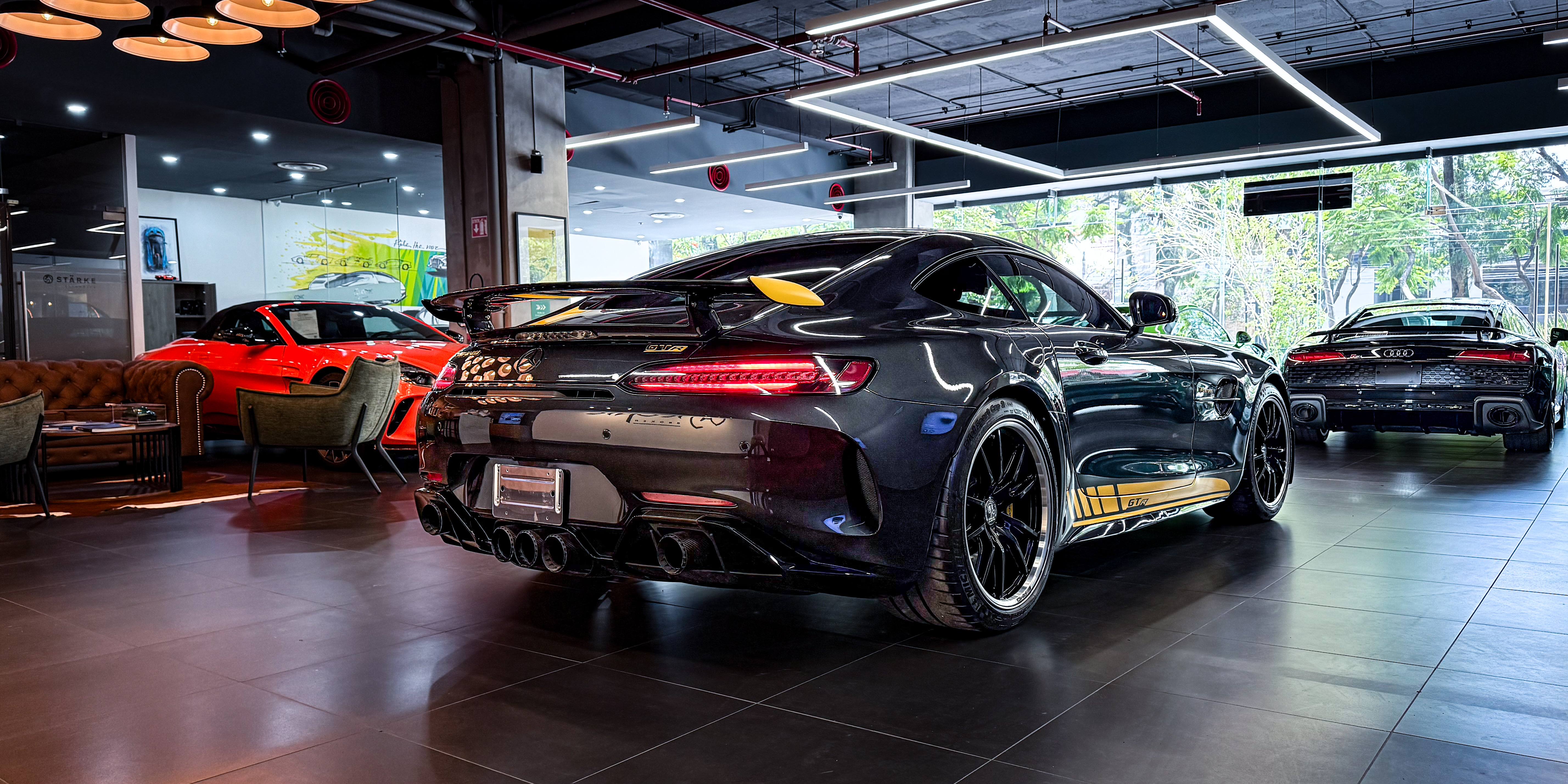 Mercedes Benz AMG GTR