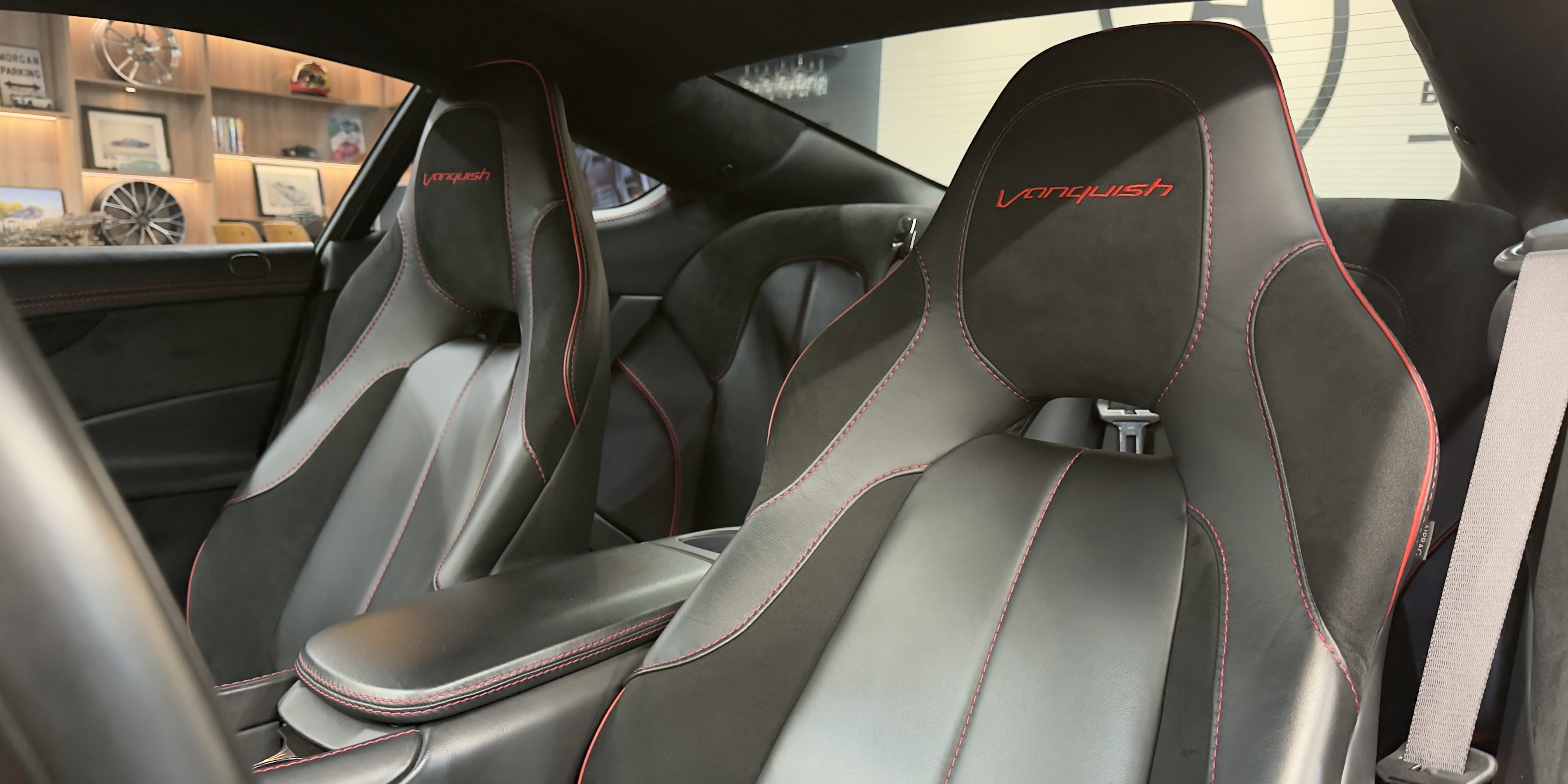 Aston Martin Vanquish Carbon Coupe