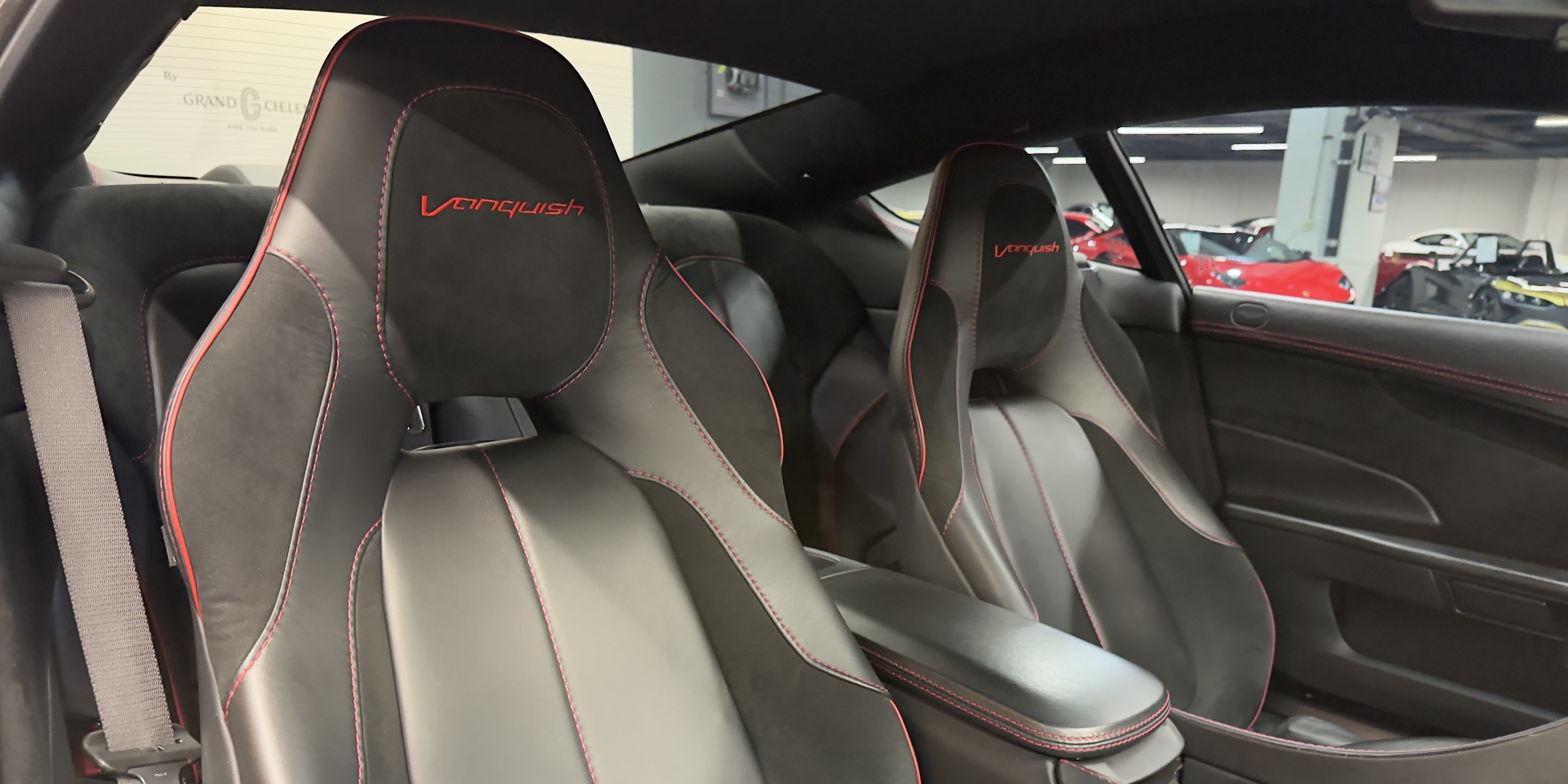 Aston Martin Vanquish Carbon Coupe