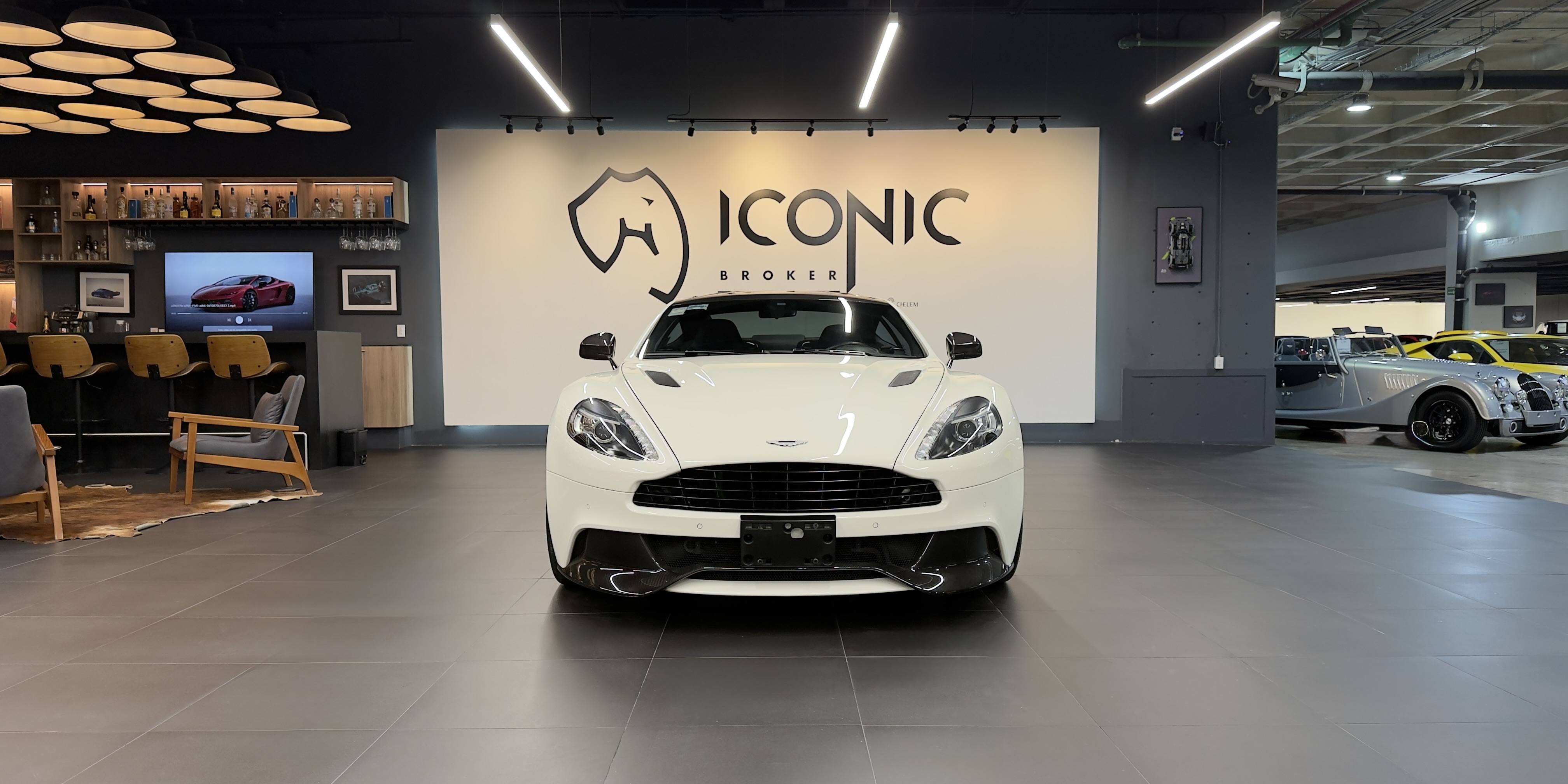 Aston Martin Vanquish Carbon Coupe